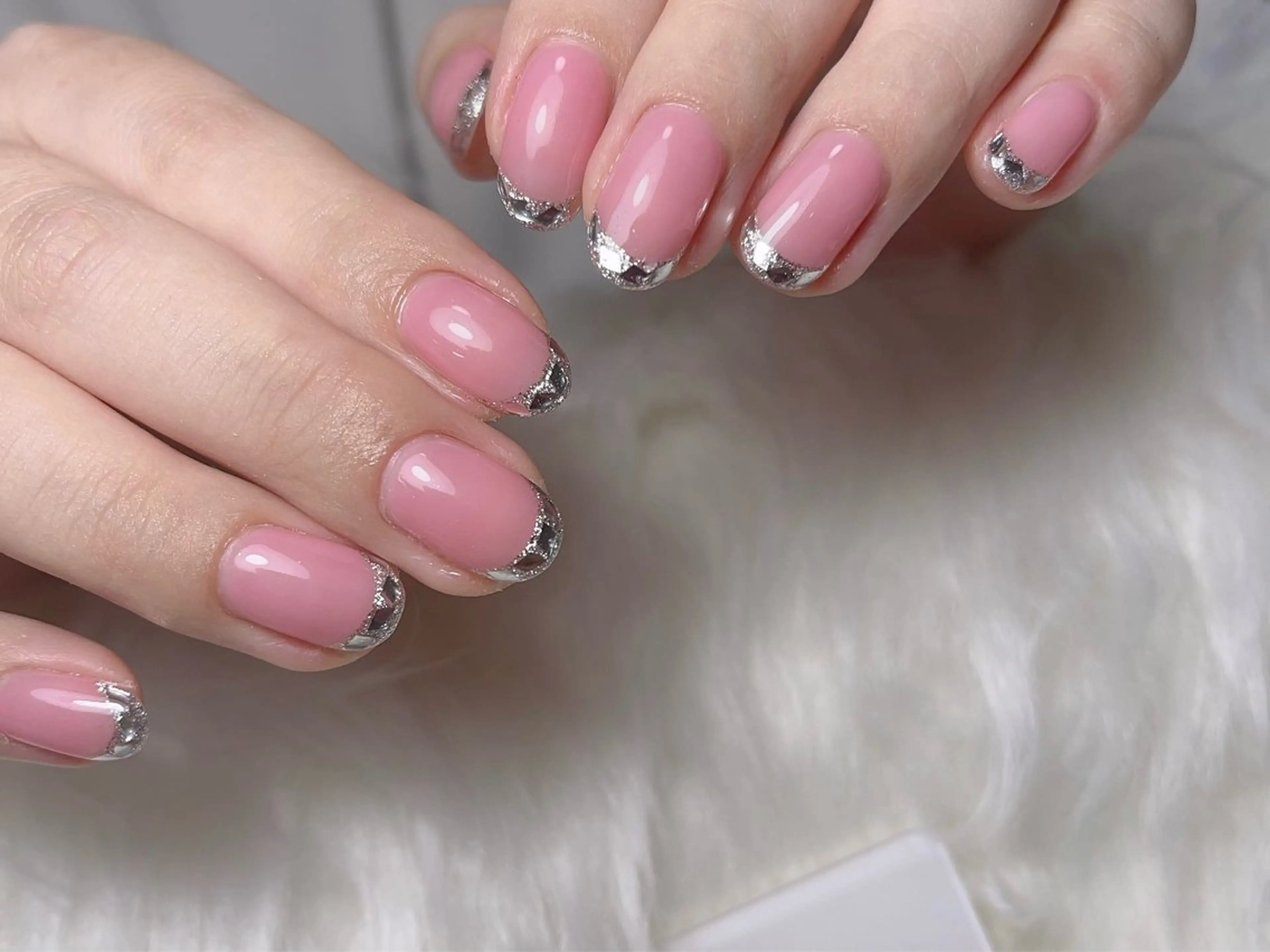 ネイル アートネイル フレンチネイル ジェルネイル グラデーション 韓国ネイル ハンドネイル 💕鈴木ユリ パラジェル/オフ無料のネイルデザイン