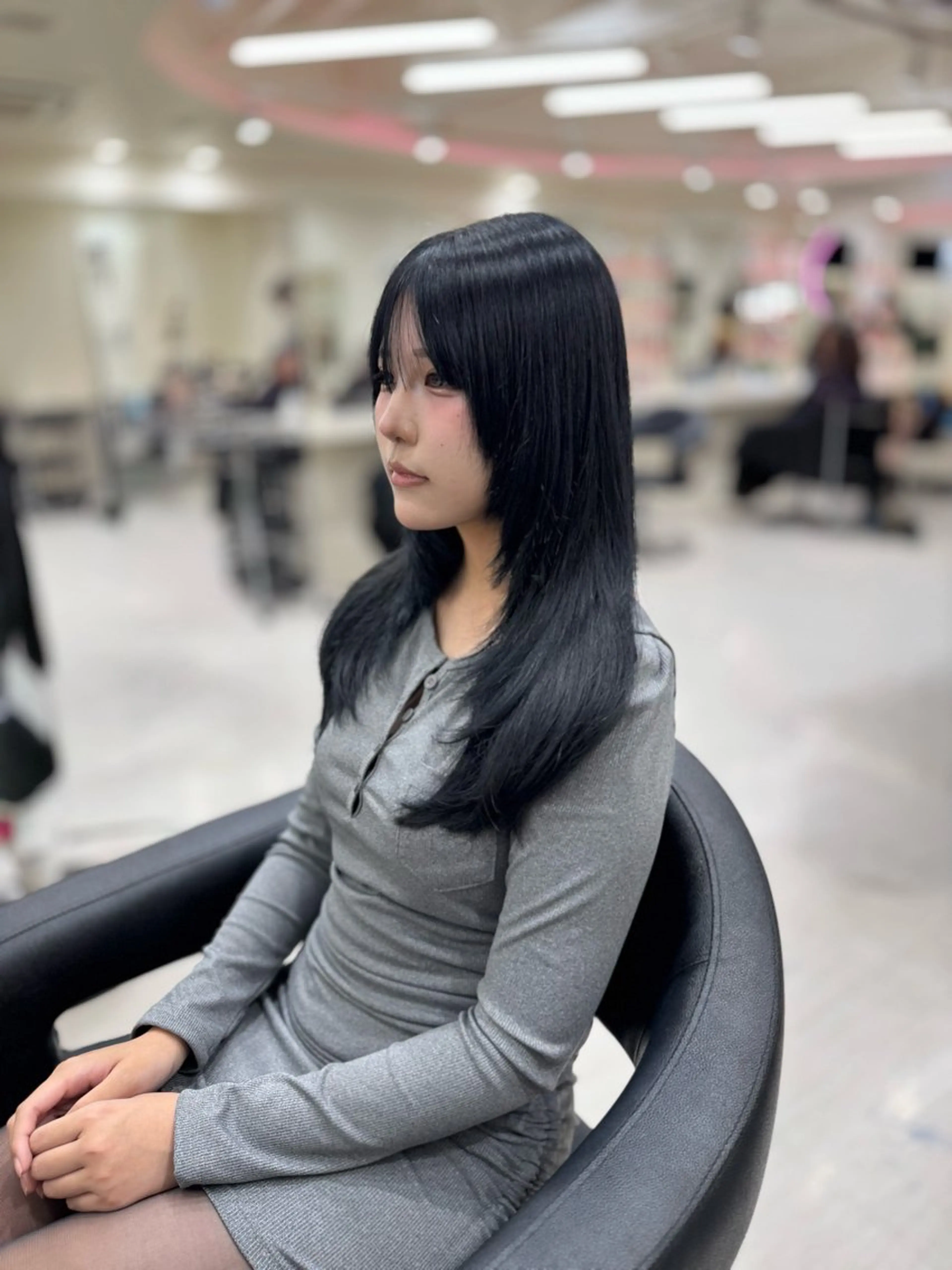 ロング 韓国風ヘア レイヤーカット カット ヘアカラー 透明感× ブルーブラック/池袋のヘアスタイル