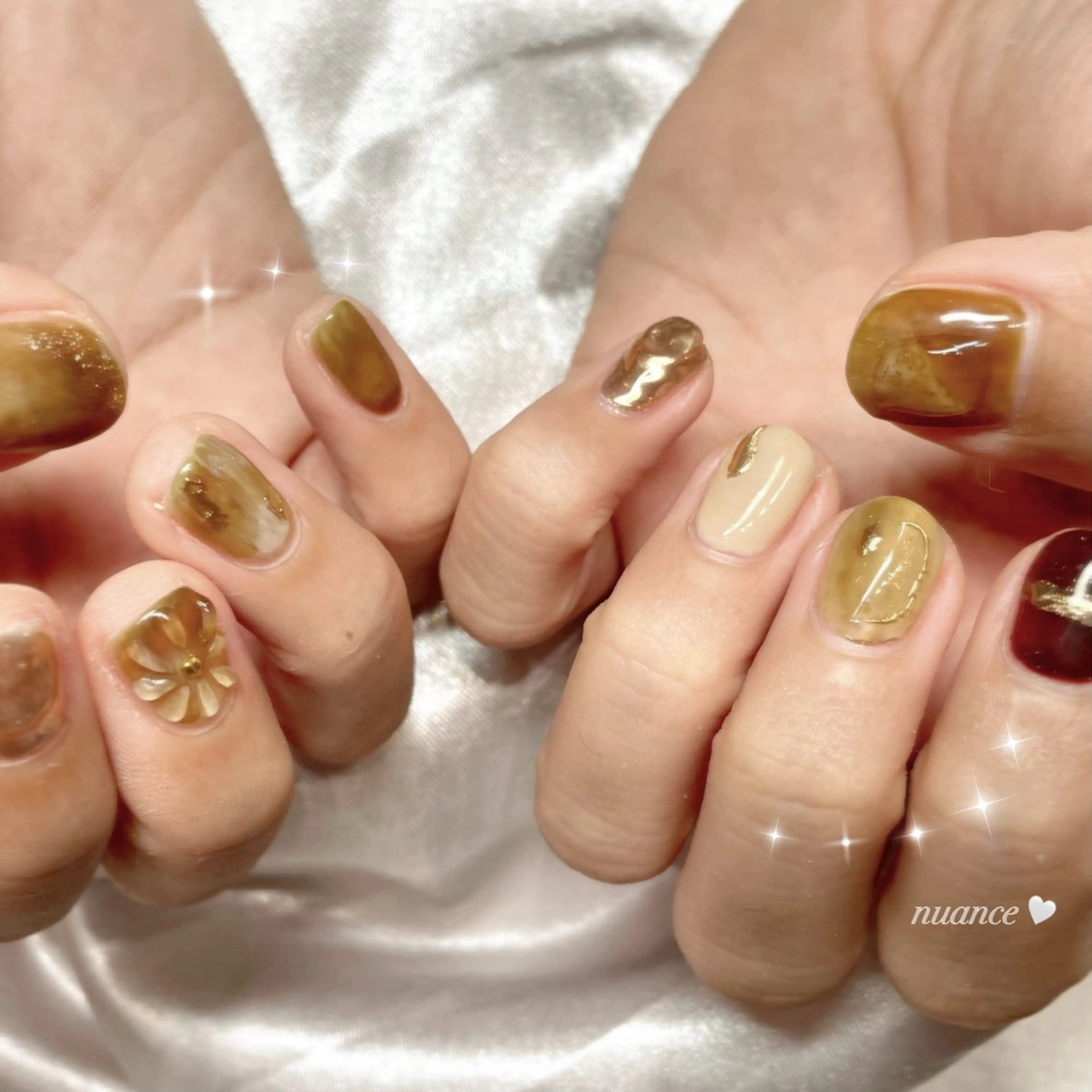 ネイル ニュアンスネイル エルバイノリコ 嶋岡のネイルデザイン