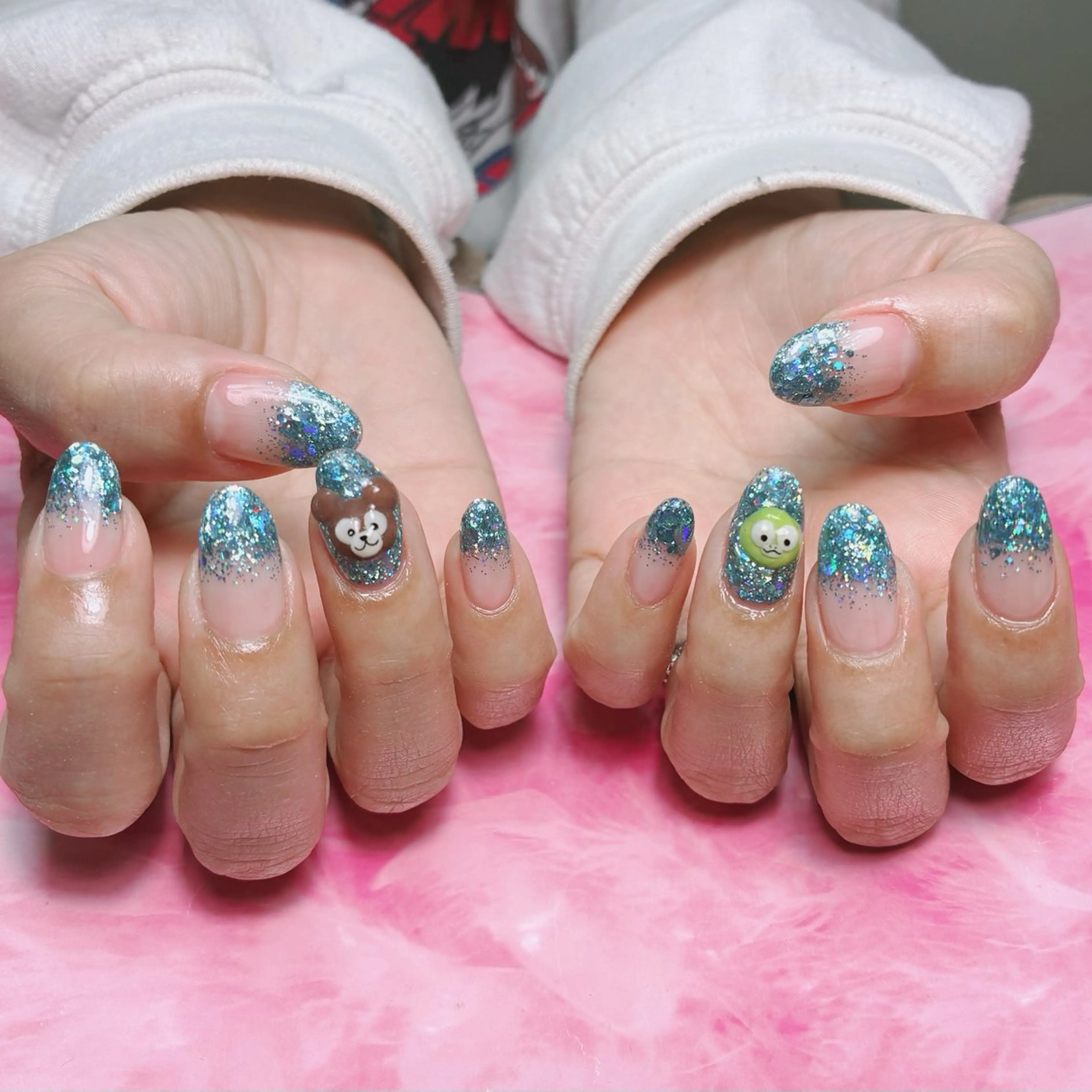 ミディアム hs nail salonのネイルデザイン