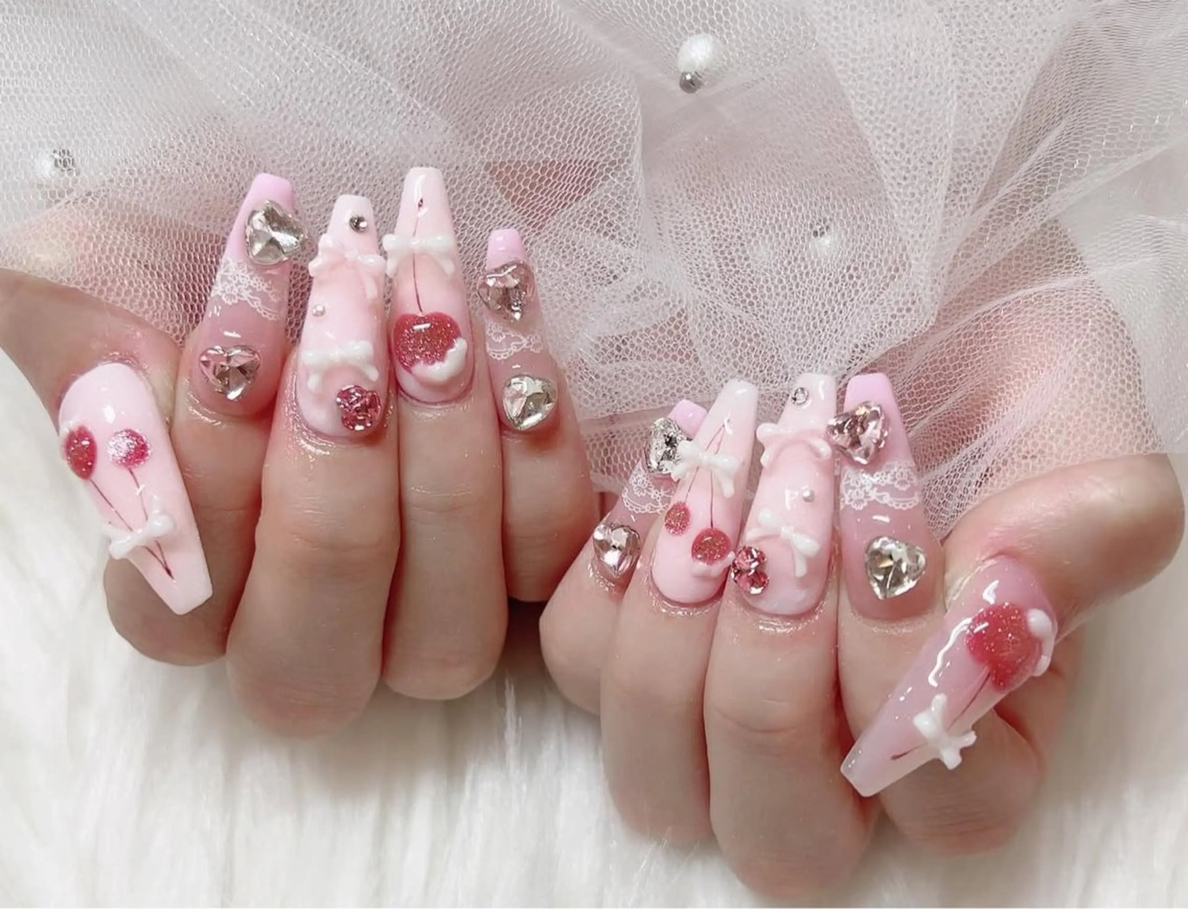 ネイル オーロラネイル フレンチネイル ジェルネイル ハロウィン キラキラネイル H.baby Nail Salonのネイルデザイン