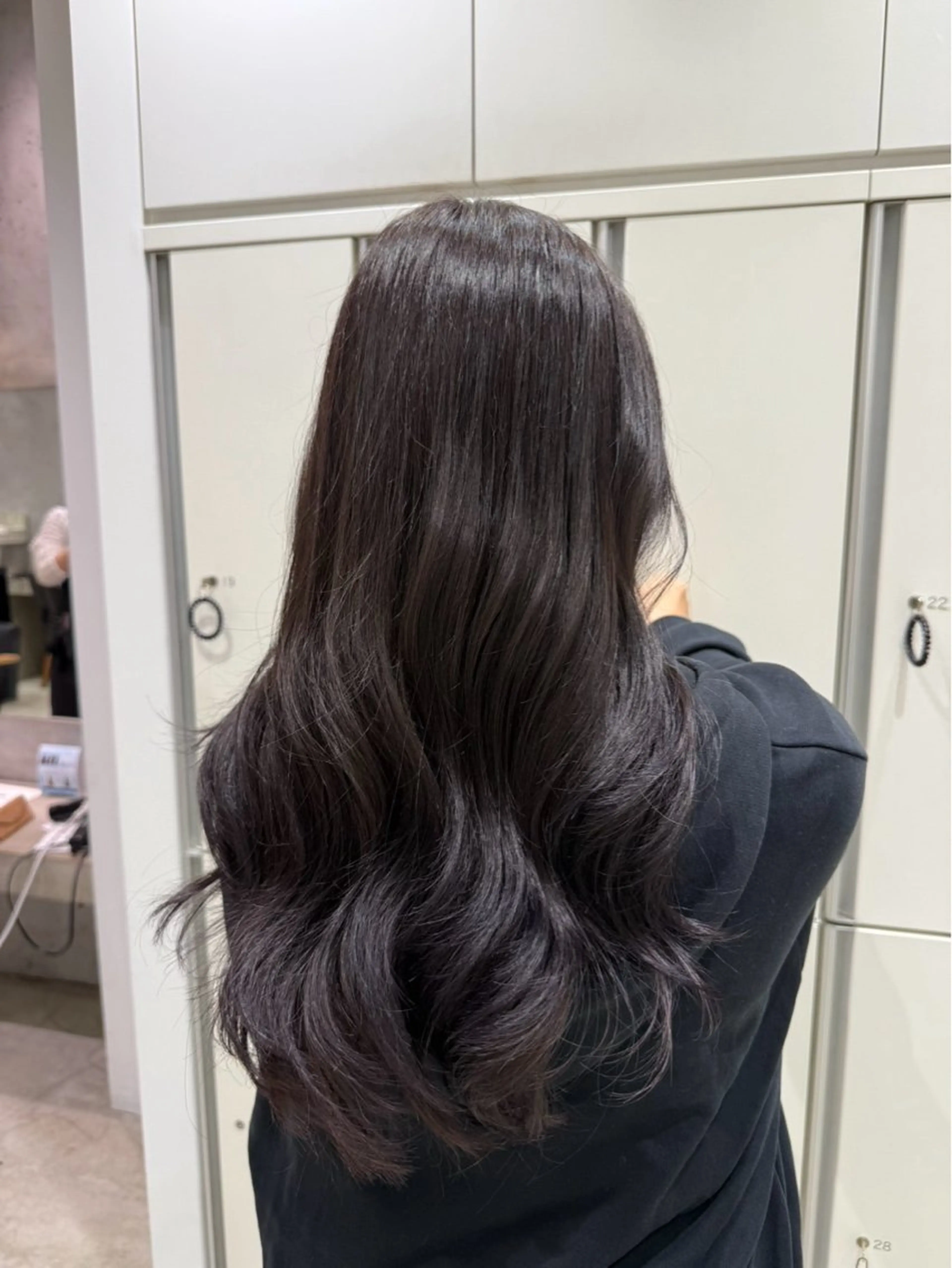 ロング 佐藤 萌のヘアスタイル