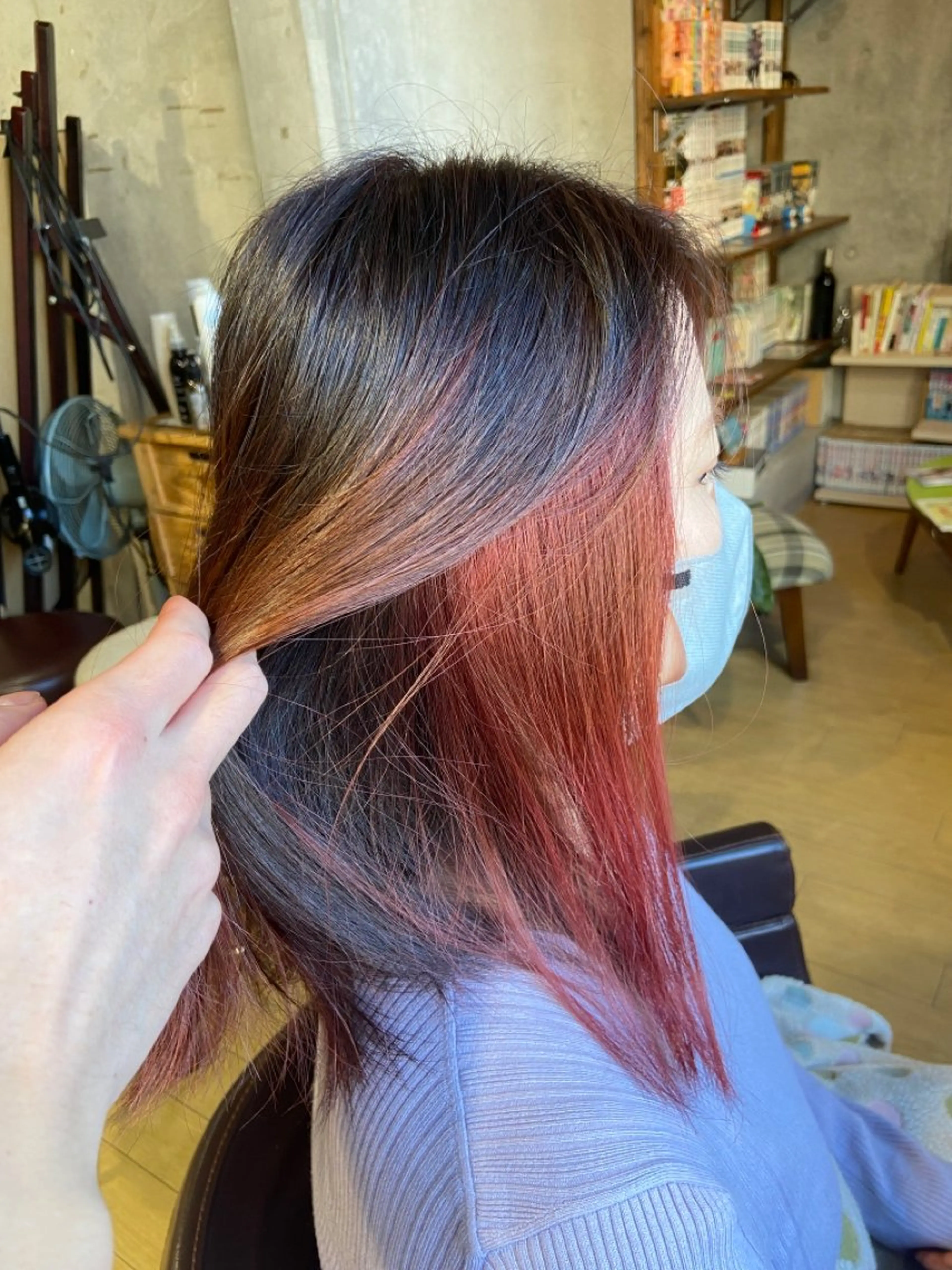 カラー グラデーションカラー インナーカラー ピンクカラー ヘアカラー 西内 亮太のヘアスタイル