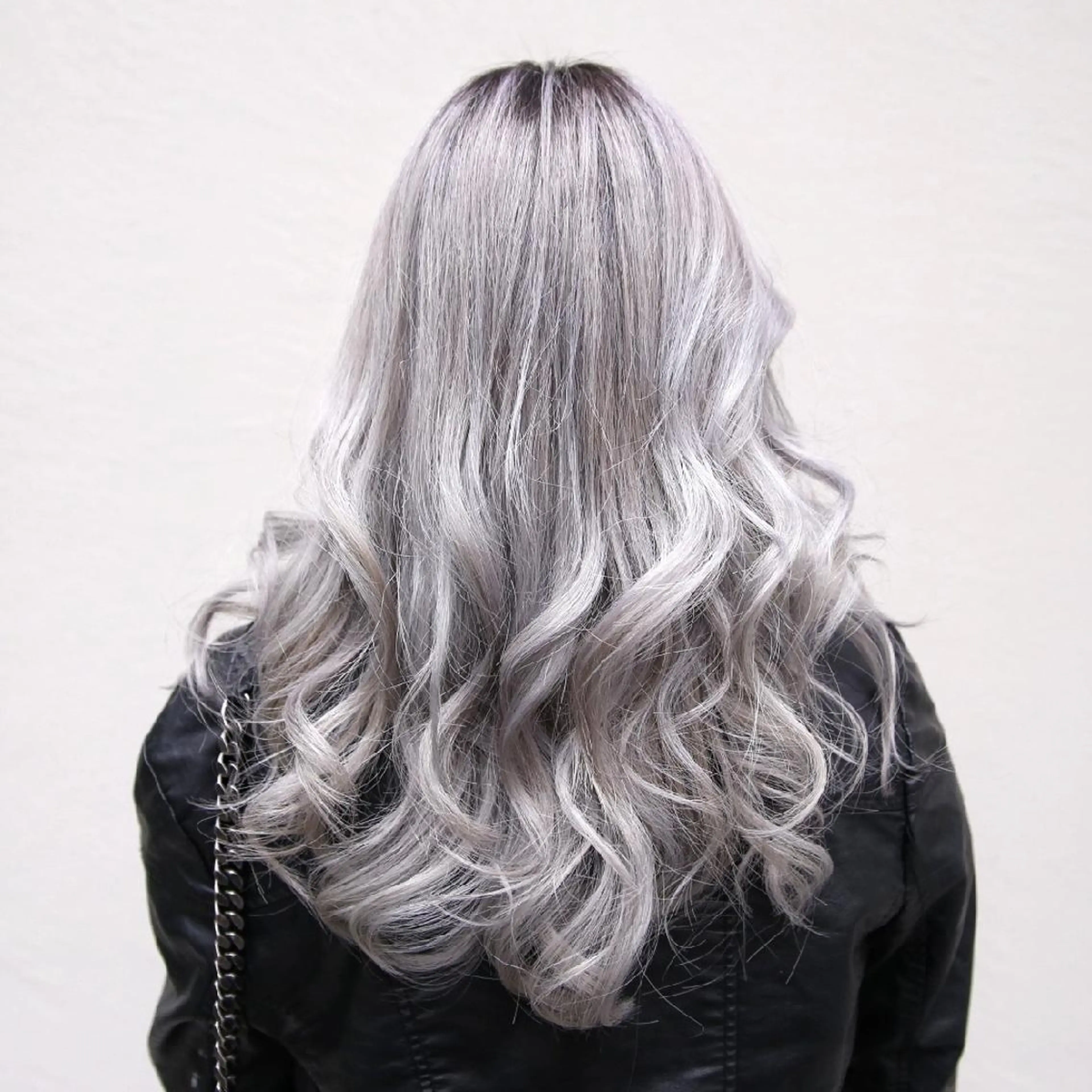 ロング カラー グラデーションカラー 艶髪✨ハイトーン ✨ホワイト✨北宗一郎のヘアスタイル