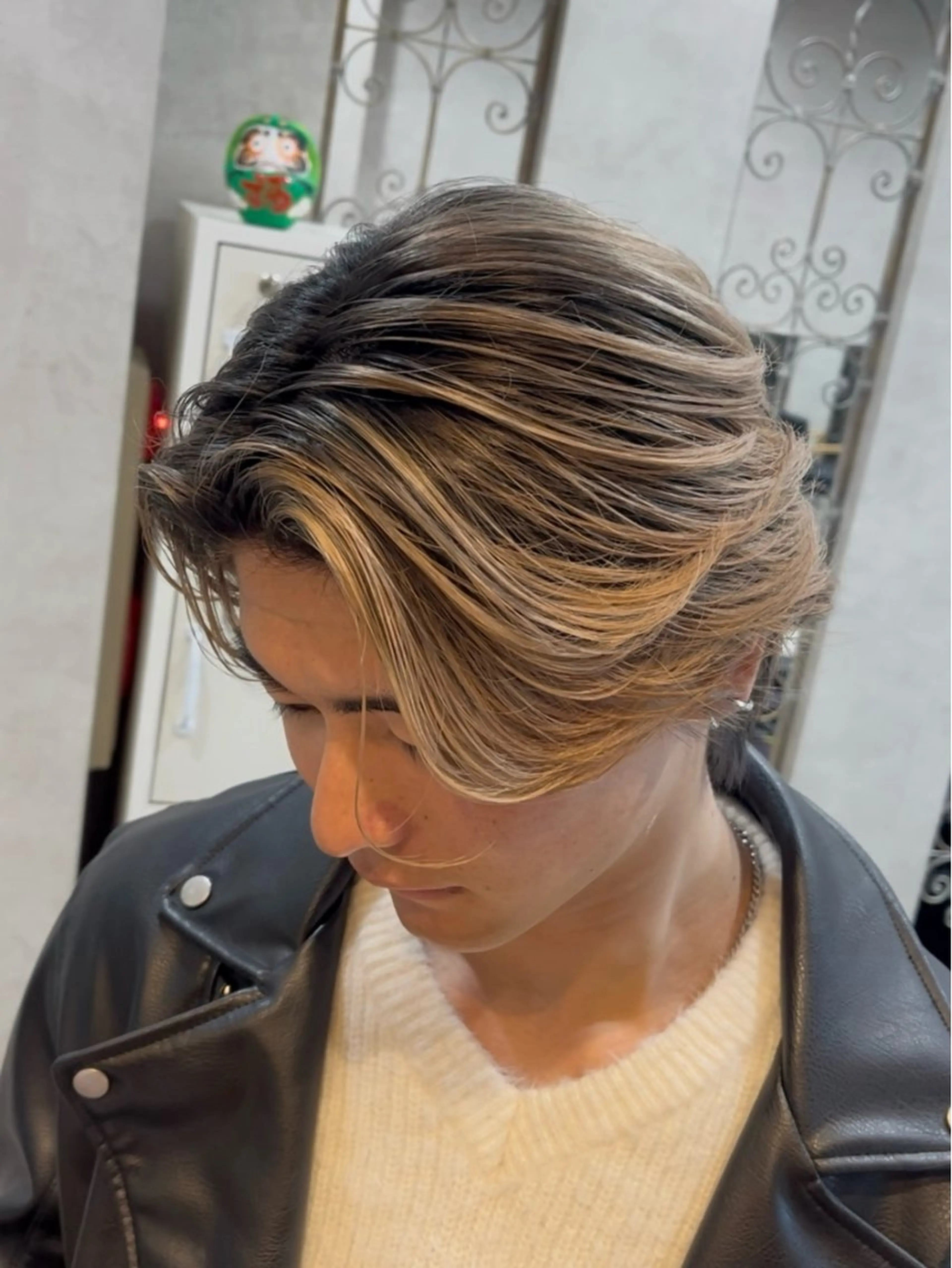 カラー メンズ メンズバレイヤージュ バレイヤージュ ヘアカラー ✨レイヤー/柔らかベ ージュ青山✨のヘアスタイル