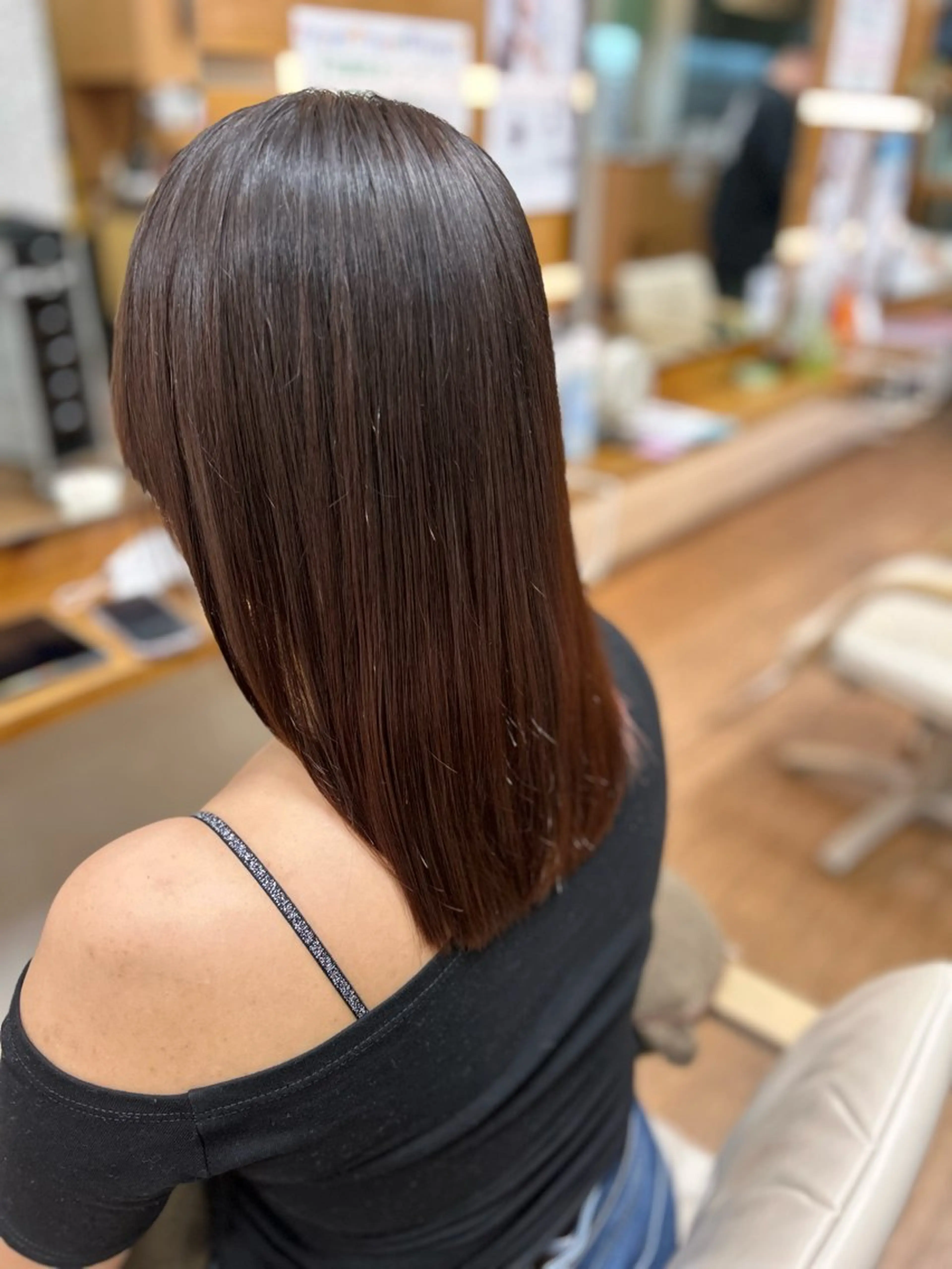 セミロング 縮毛矯正 神谷 千明のヘアスタイル