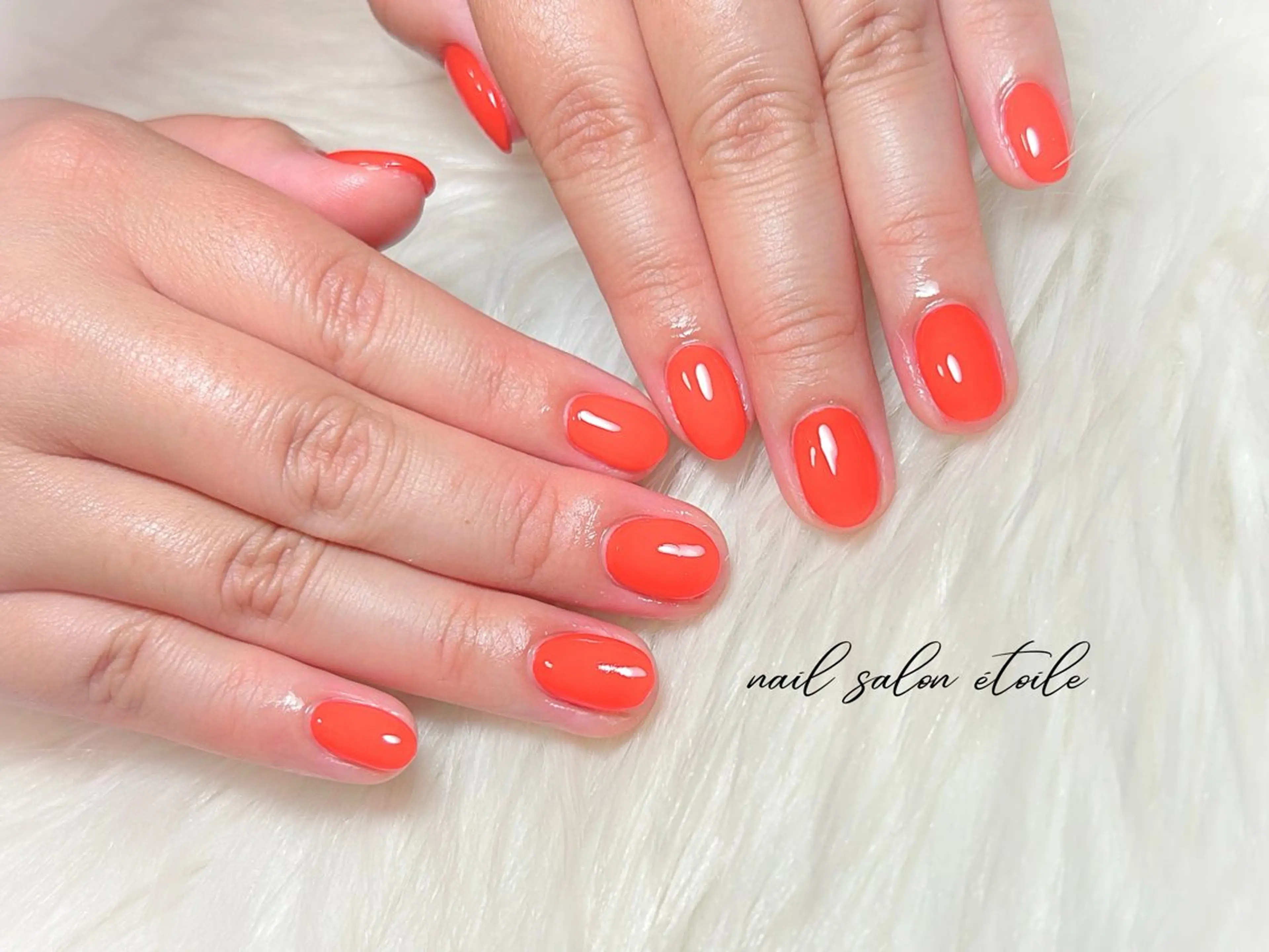 ネイル ワンカラーネイル 赤色 夏ネイル ハンドネイル nail salon étoileのネイルデザイン