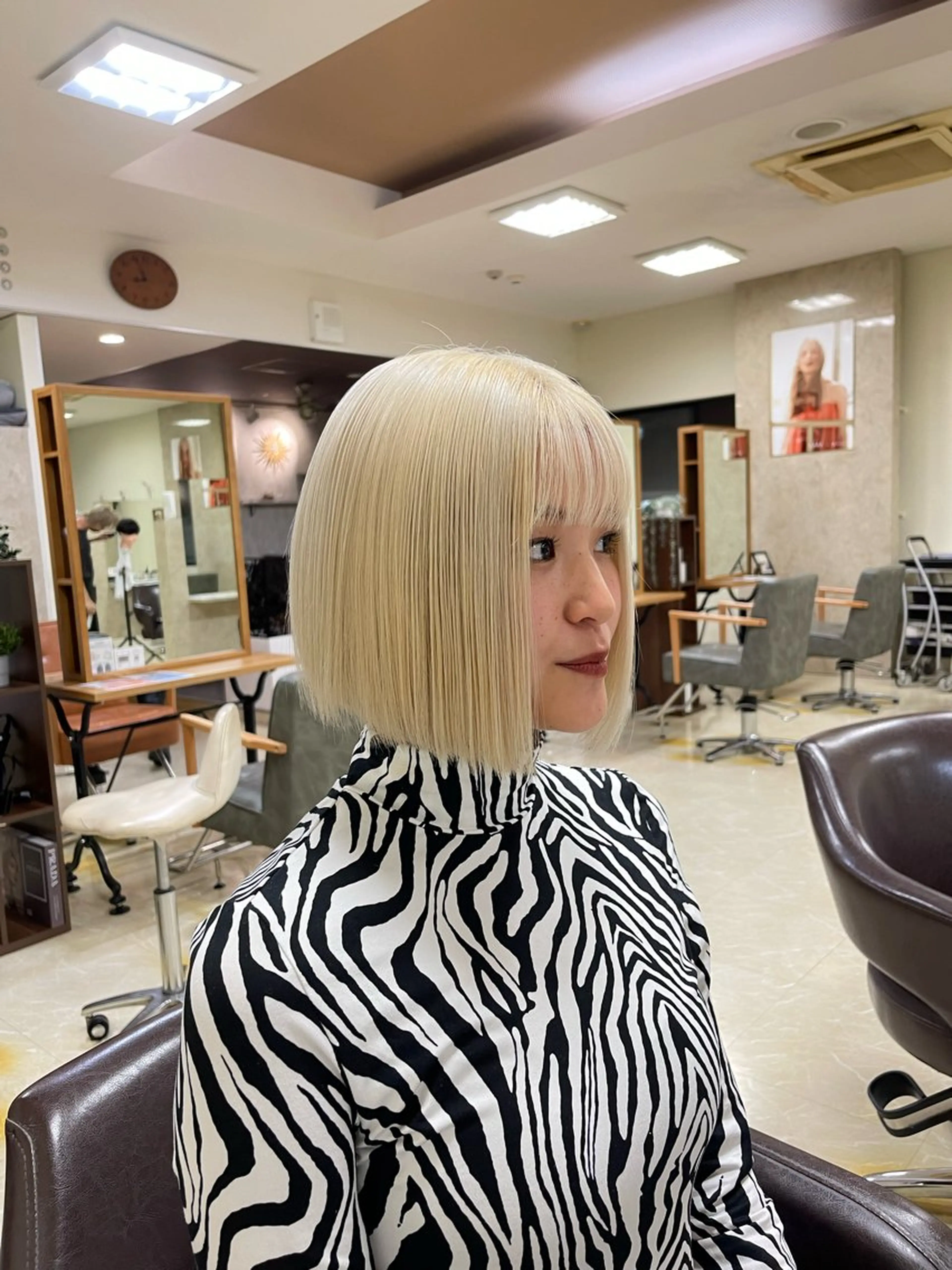 カラー ハイトーンカラー 縮毛・酸性ストレート 特化のヘアスタイル