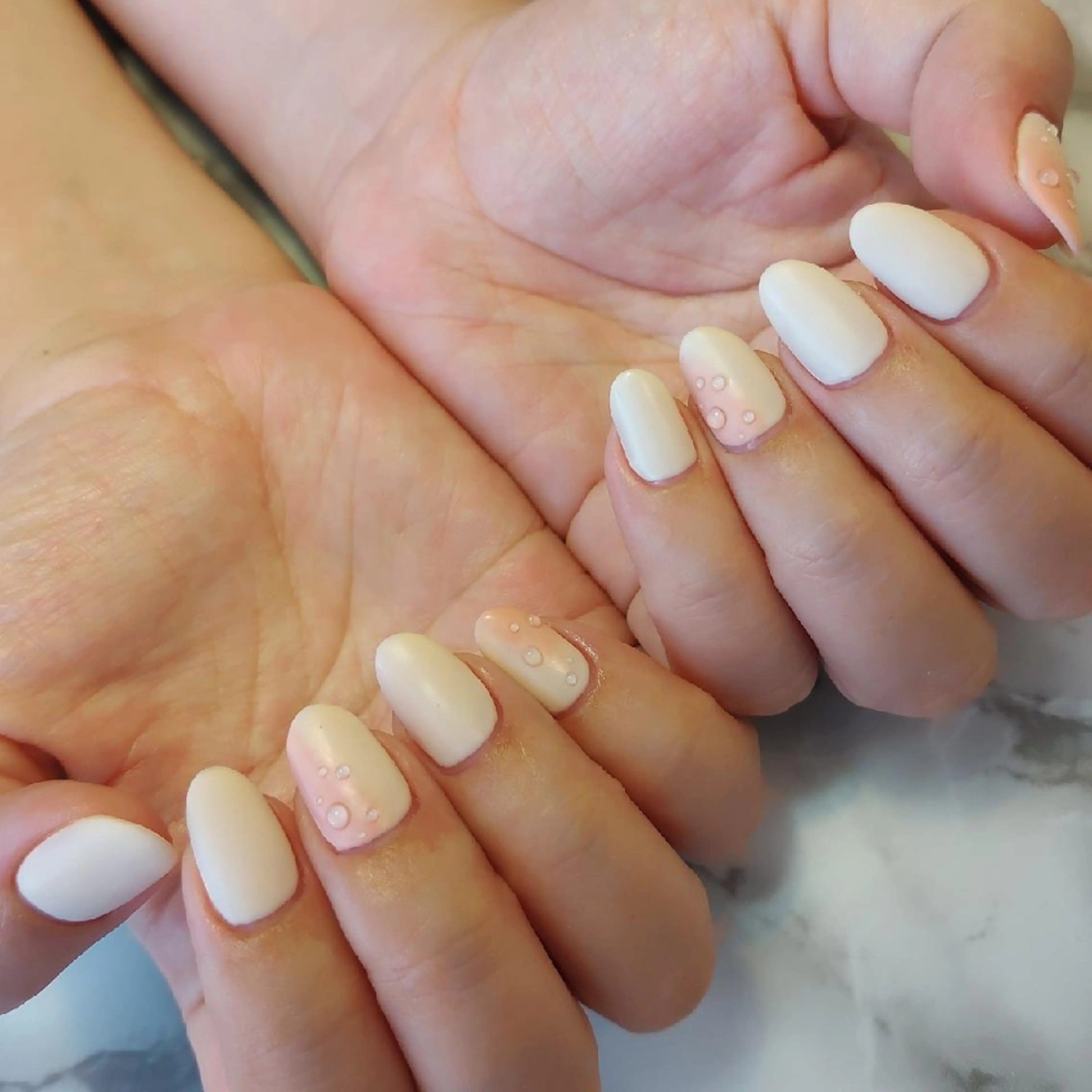 ネイル ジェヌインネイル 河内のネイルデザイン