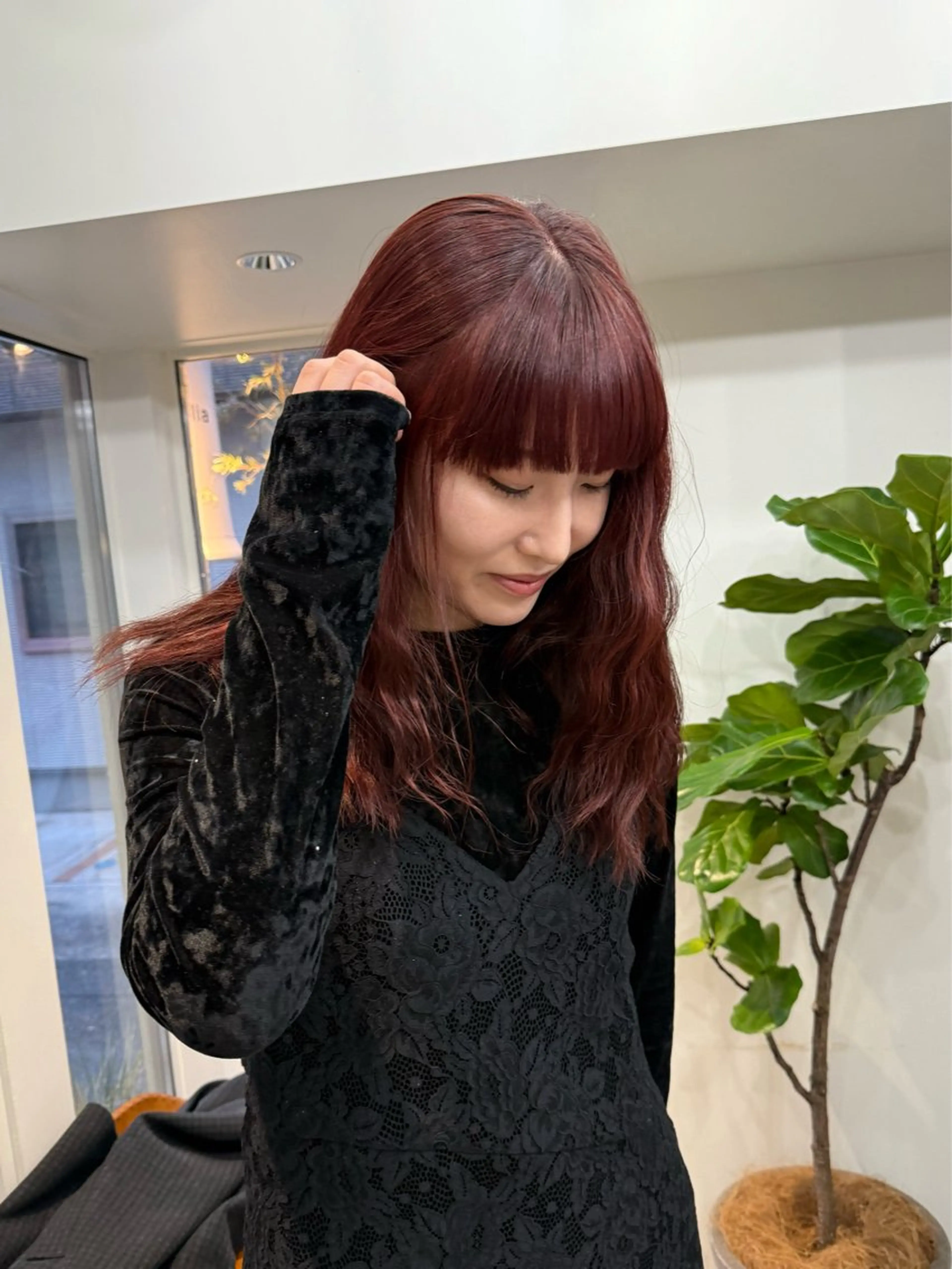 ロング カラー ミルクティー× グレージュMOMOのヘアスタイル