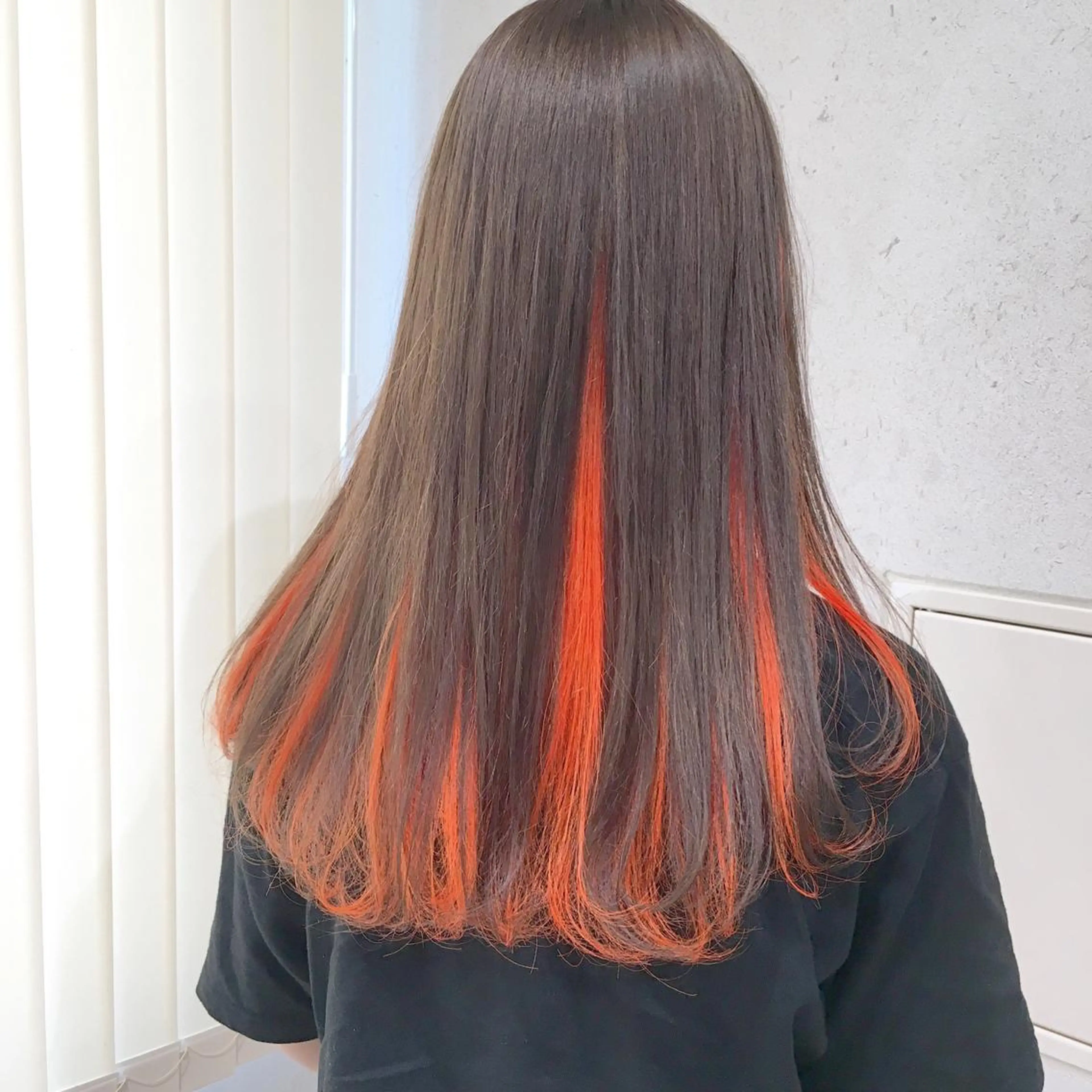 ロング カラー パーマ ヘアアレンジ インナーカラー オレンジ ヘアカラー ハイトーン特化🤍 浦住のヘアスタイル