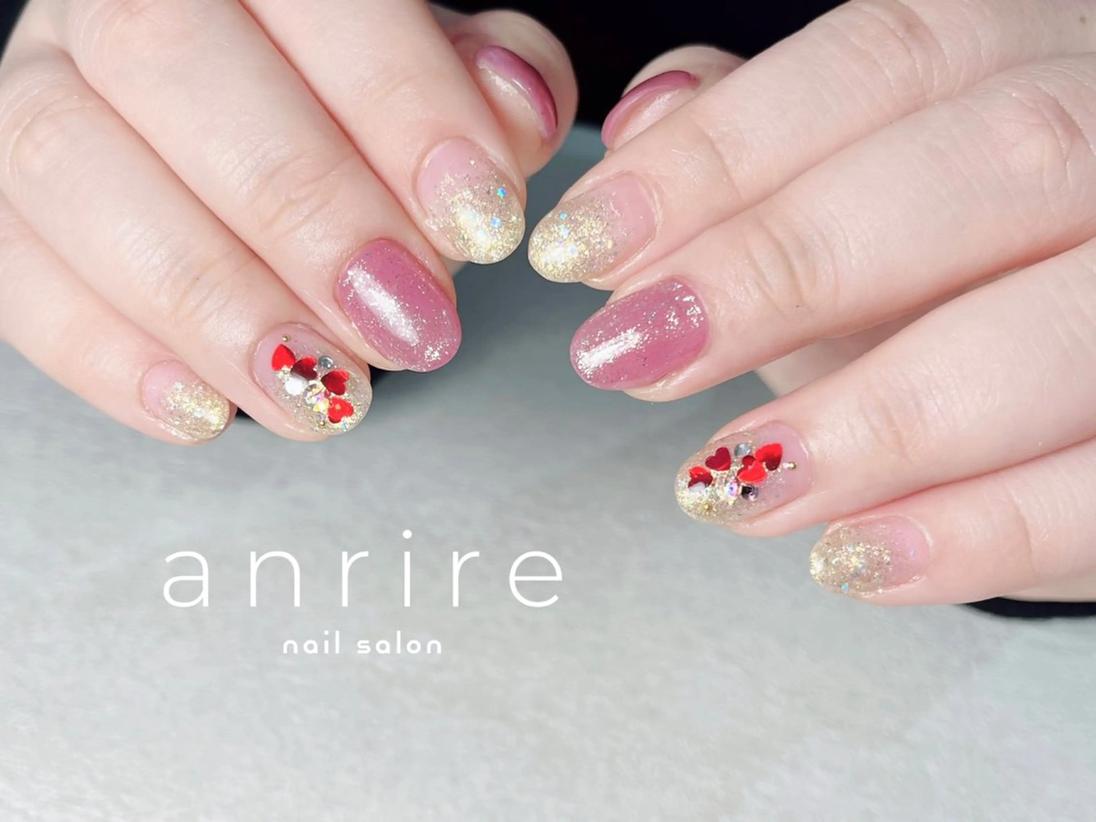 ネイル ジェルネイル グラデーション ハート ホログラムネイル キラキラネイル ハンドネイル nailsalon anrireのネイルデザイン
