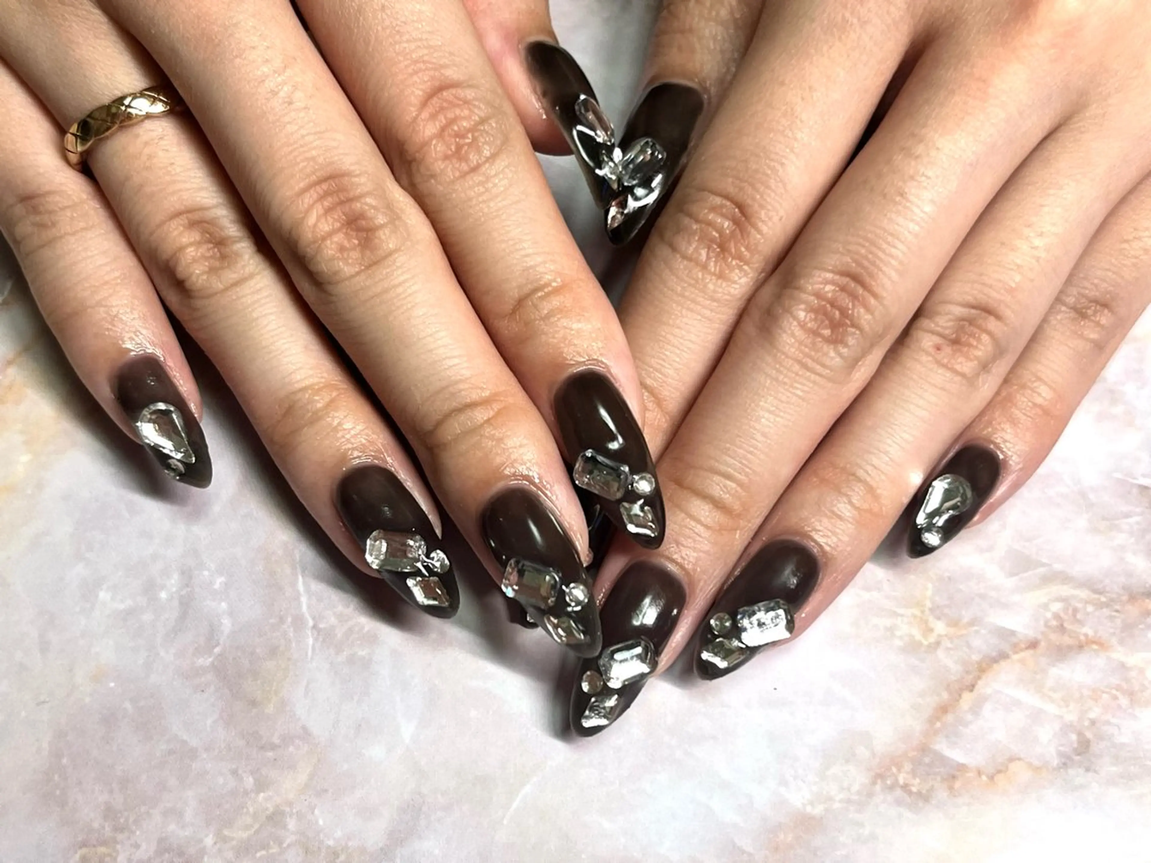 ネイル ストーンネイル ハンドネイル plaisir プレジールネイルのネイルデザイン