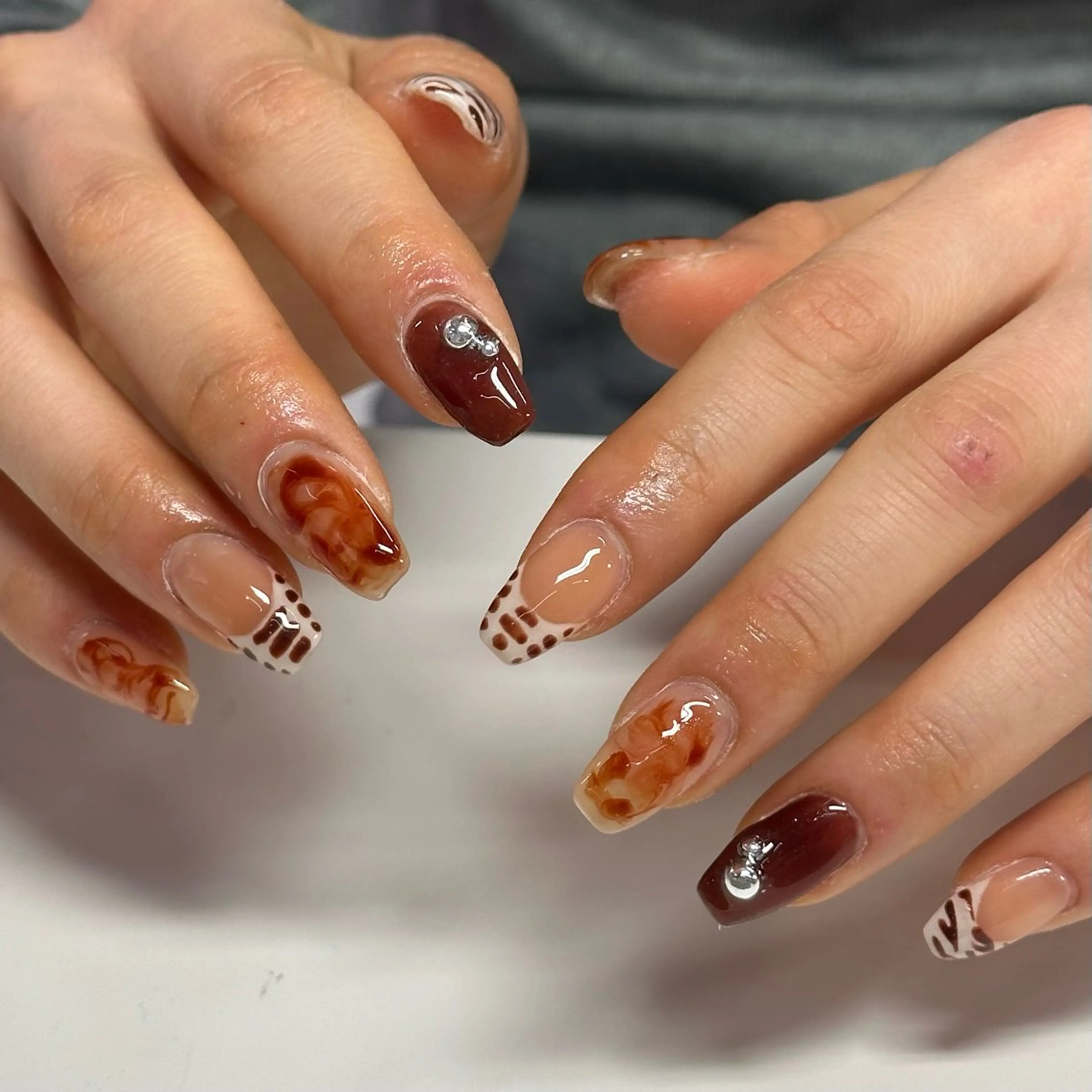 ネイル アニマル柄 ブラウン ハンドネイル WOLTOKYO渋谷 yunaのネイルデザイン