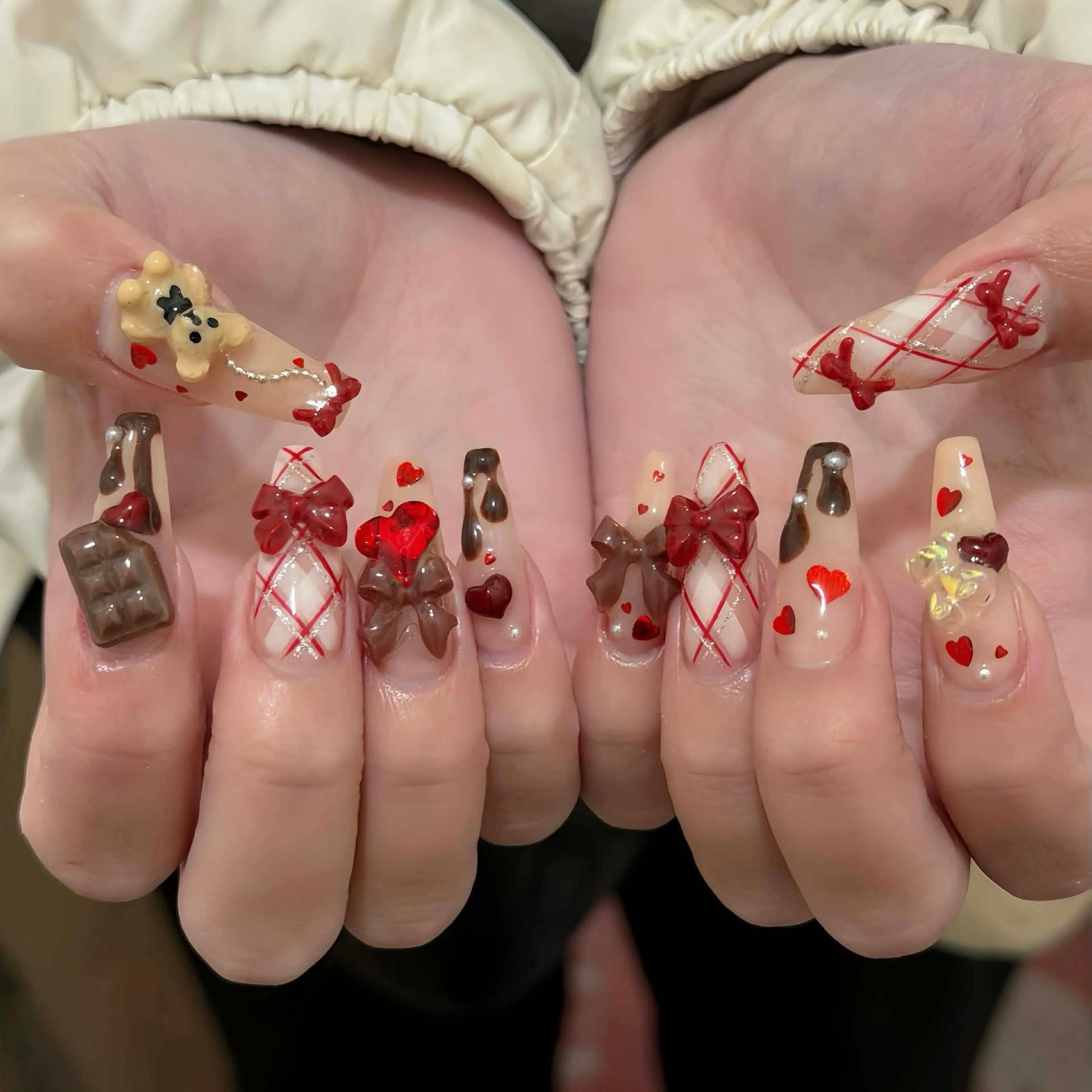 ネイル オーロラネイル ボルドー ブラウン 氷ネイル・うるうるネイル キラキラネイル Julli NailStudioのネイルデザイン