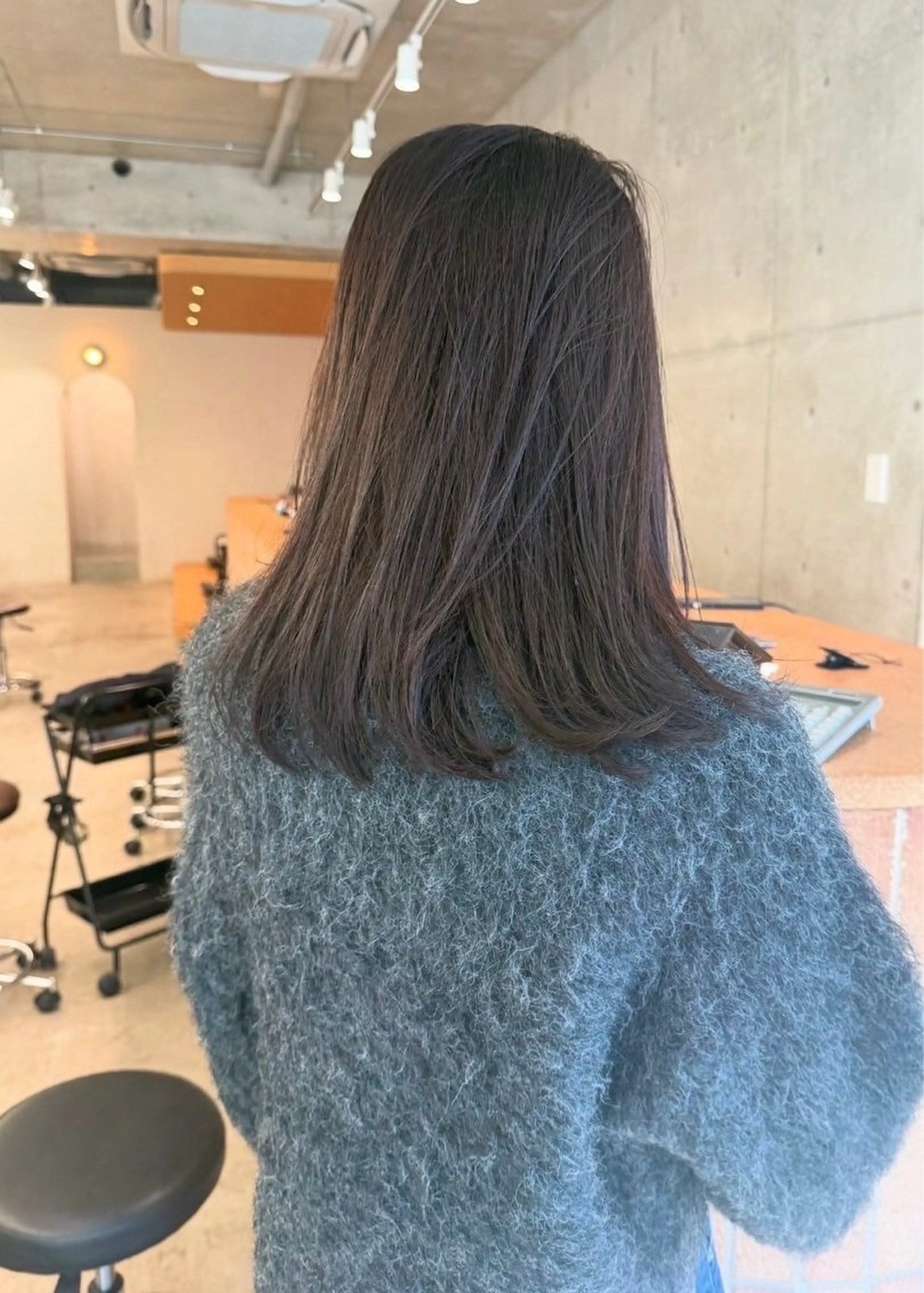 ロング カラー ロングレイヤー アッシュ ベージュカラー ブリーチ 透明感カラー カット ヘアカラー トリートメント 誰より丁寧なカット/ 小林輝/レイヤーのヘアスタイル