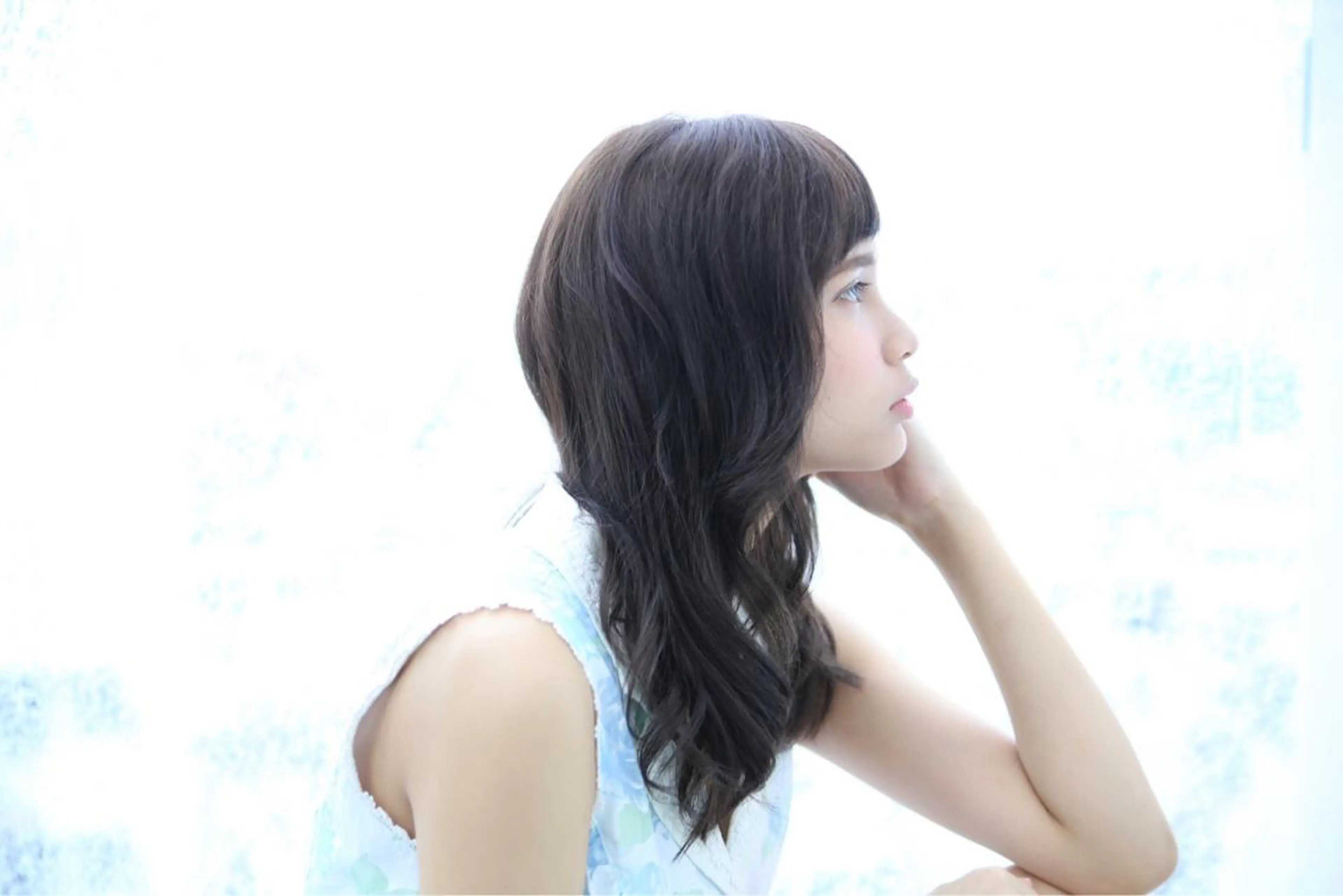 ミディアム セミロング ロング カラー ヘアアレンジ ダークグレー ダークグレージュ グレージュ Re:ta KANZOの眉毛・アイブロウイメージ