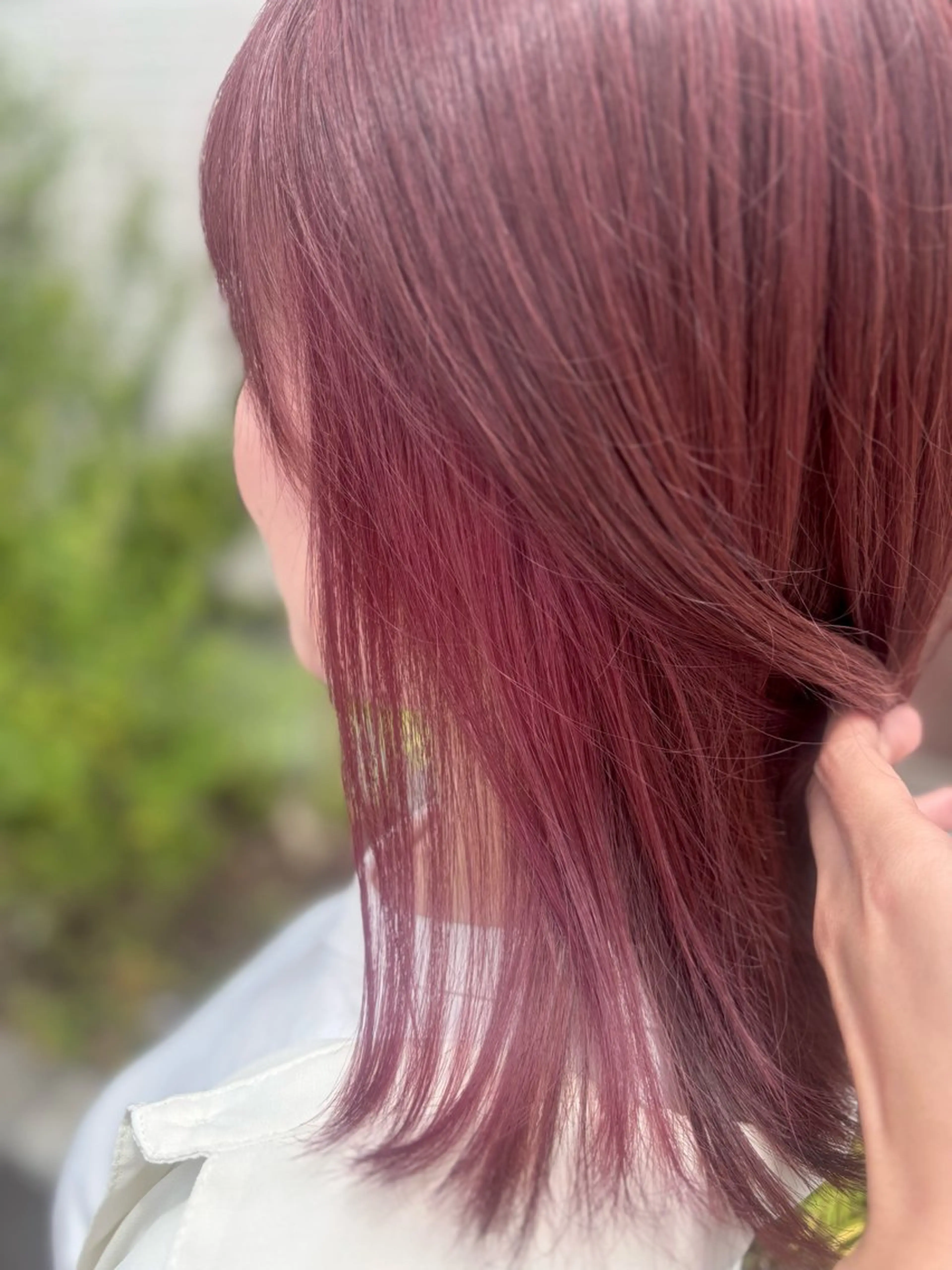 セミロング カラー ブラウンカラー カシス イヤリングカラー ピンクカラー ピンクブラウン ヘアカラー トリートメント 堀口 彩佳のヘアスタイル