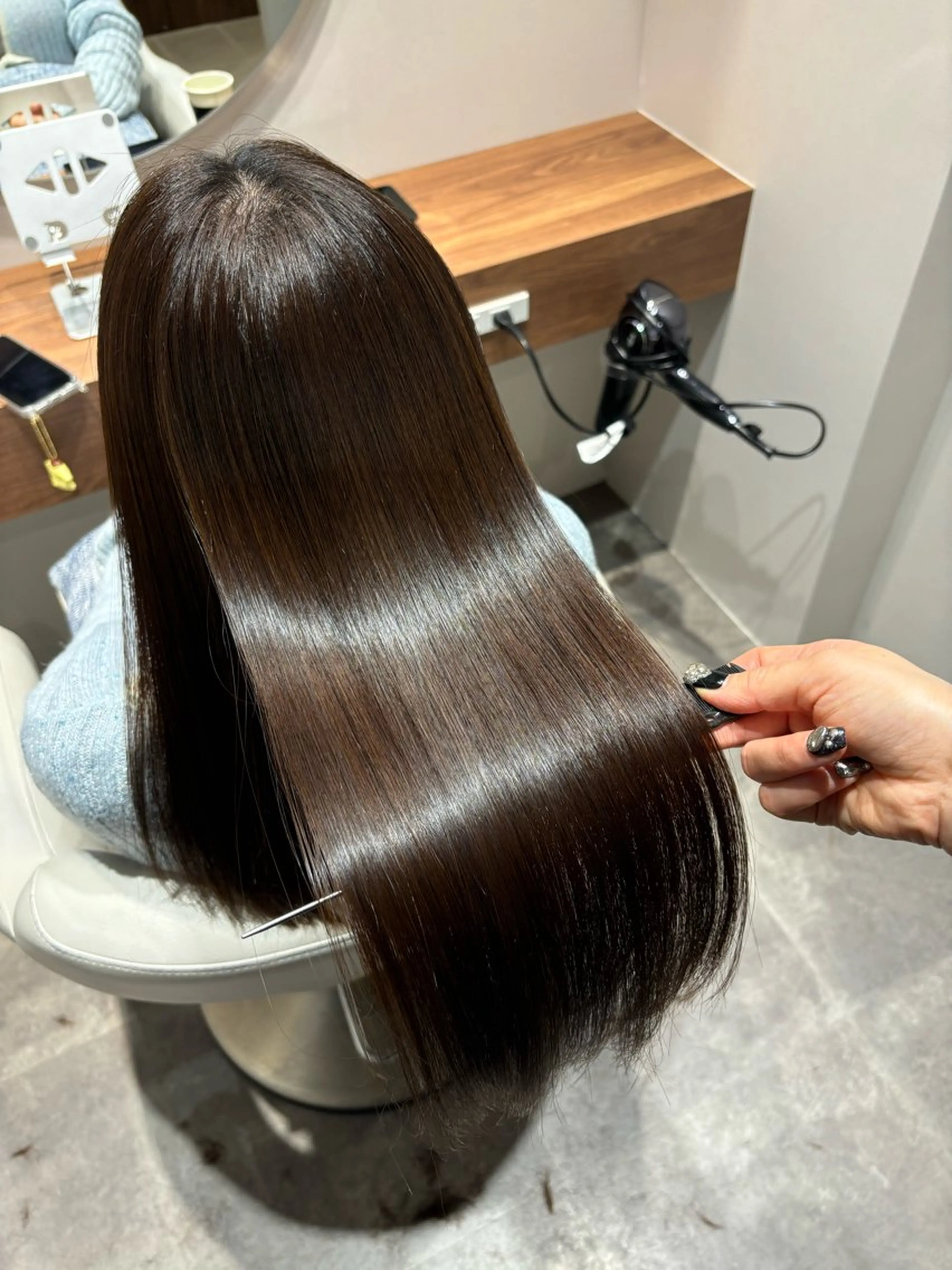 ロング カット ヘアカラー トリートメント 美髪ヘア 🤍erikaのヘアスタイル