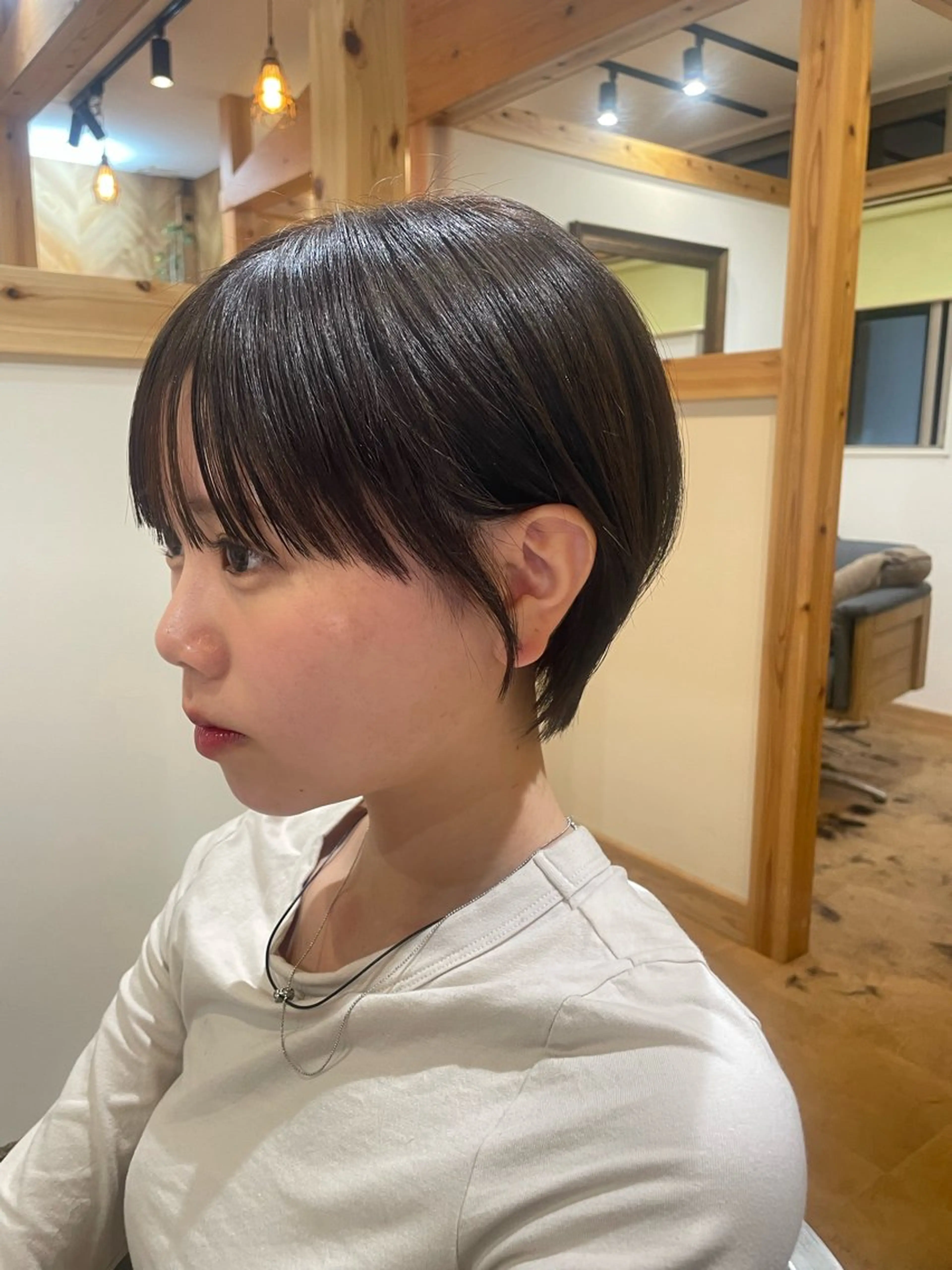 ショート カット ヘアカラー 山口 里莉のヘアスタイル