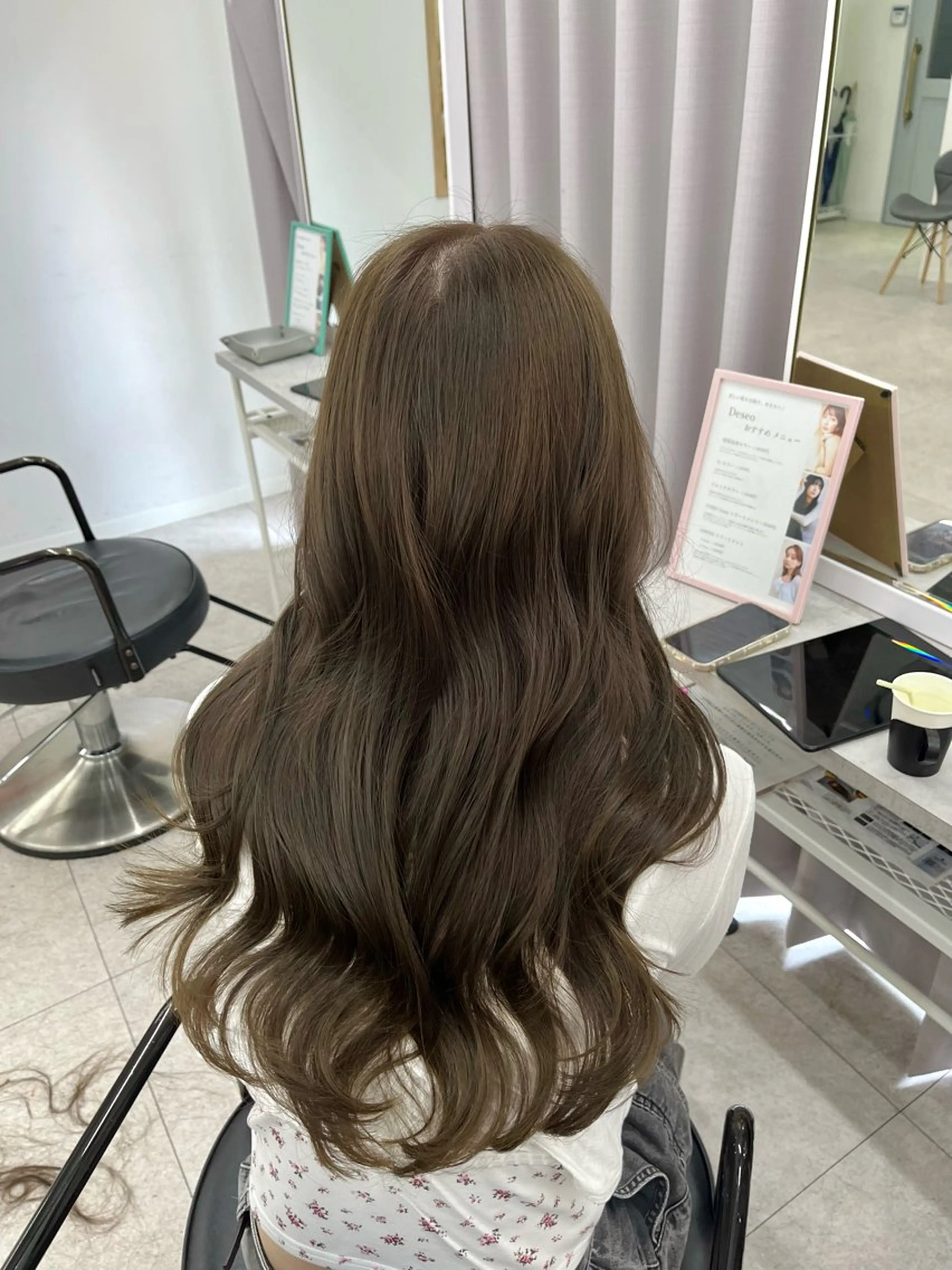 ロング カラー ブリーチ ダブルカラー ブリーチなしカラー 柔らかオリーブ🌿 HIMARI🌻のヘアスタイル