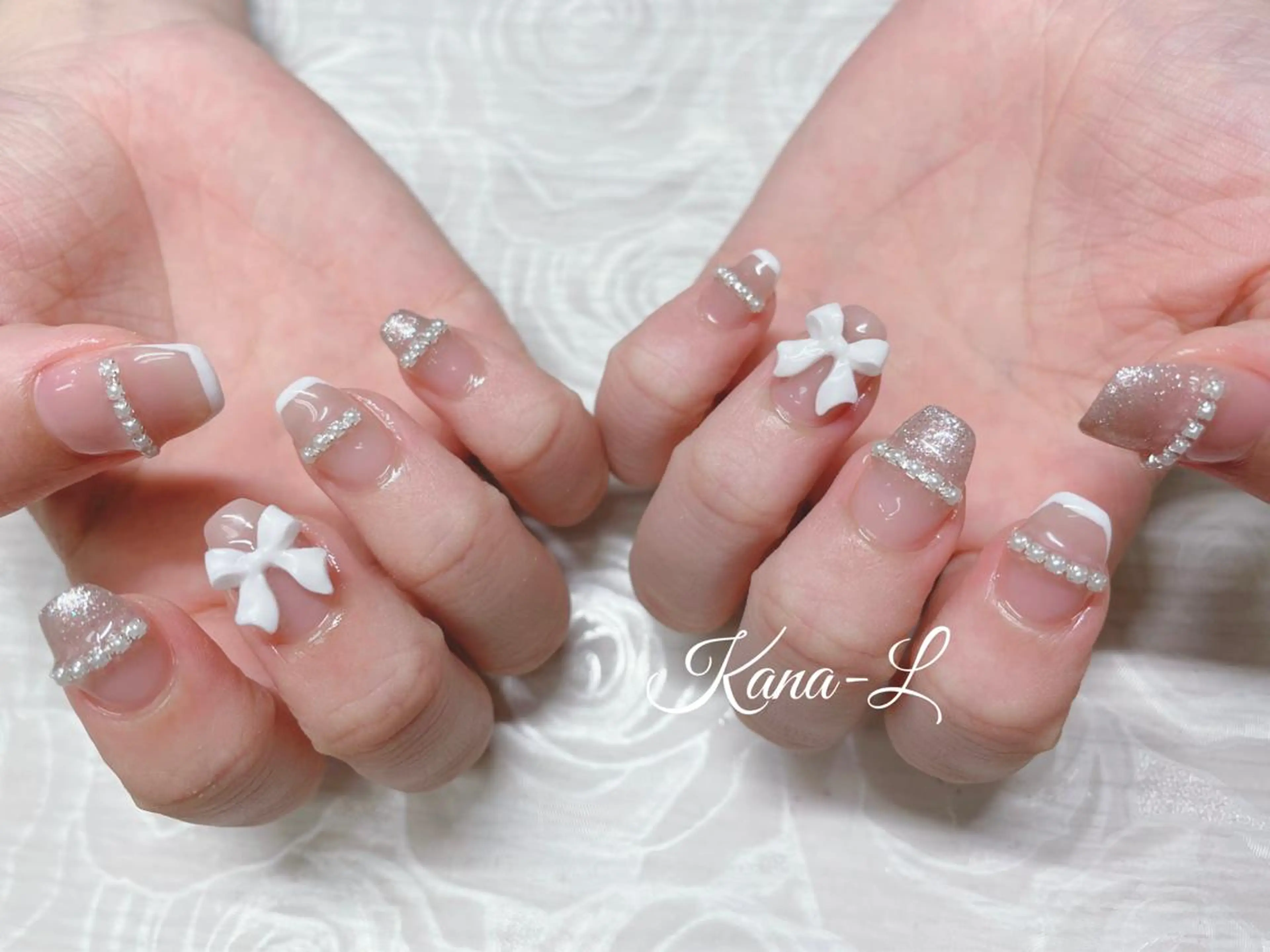 カラー ネイル 韓国ネイル ラメ(グリッター) リボン ワンホンネイル 芦辺 香奈のネイルデザイン