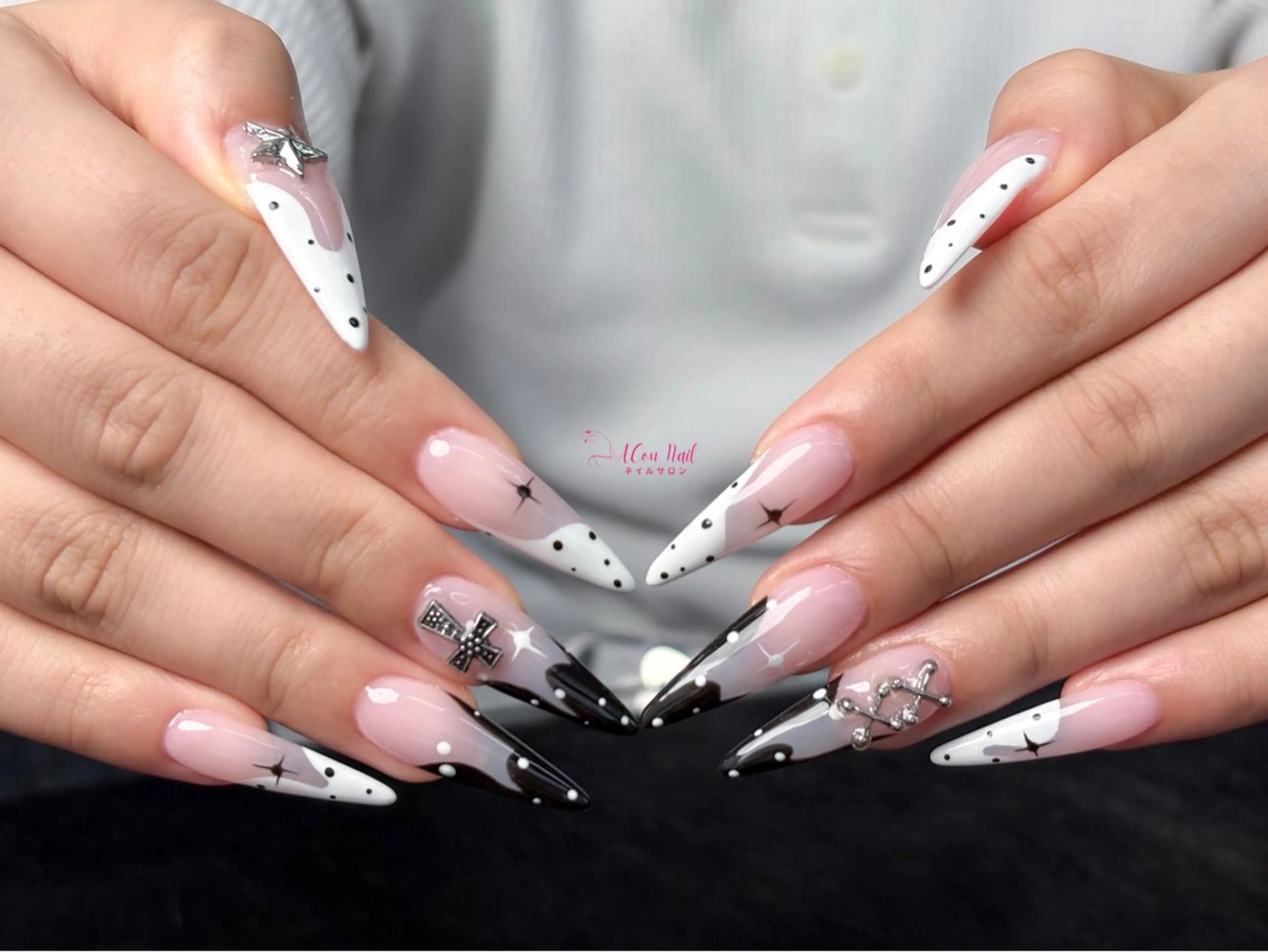 ネイル 桜ネイル 長さ出し フラワーネイル フレンチネイル ジェルネイル ハンドネイル AConNailSalon所属・ACon NailSalonのネイルデザイン