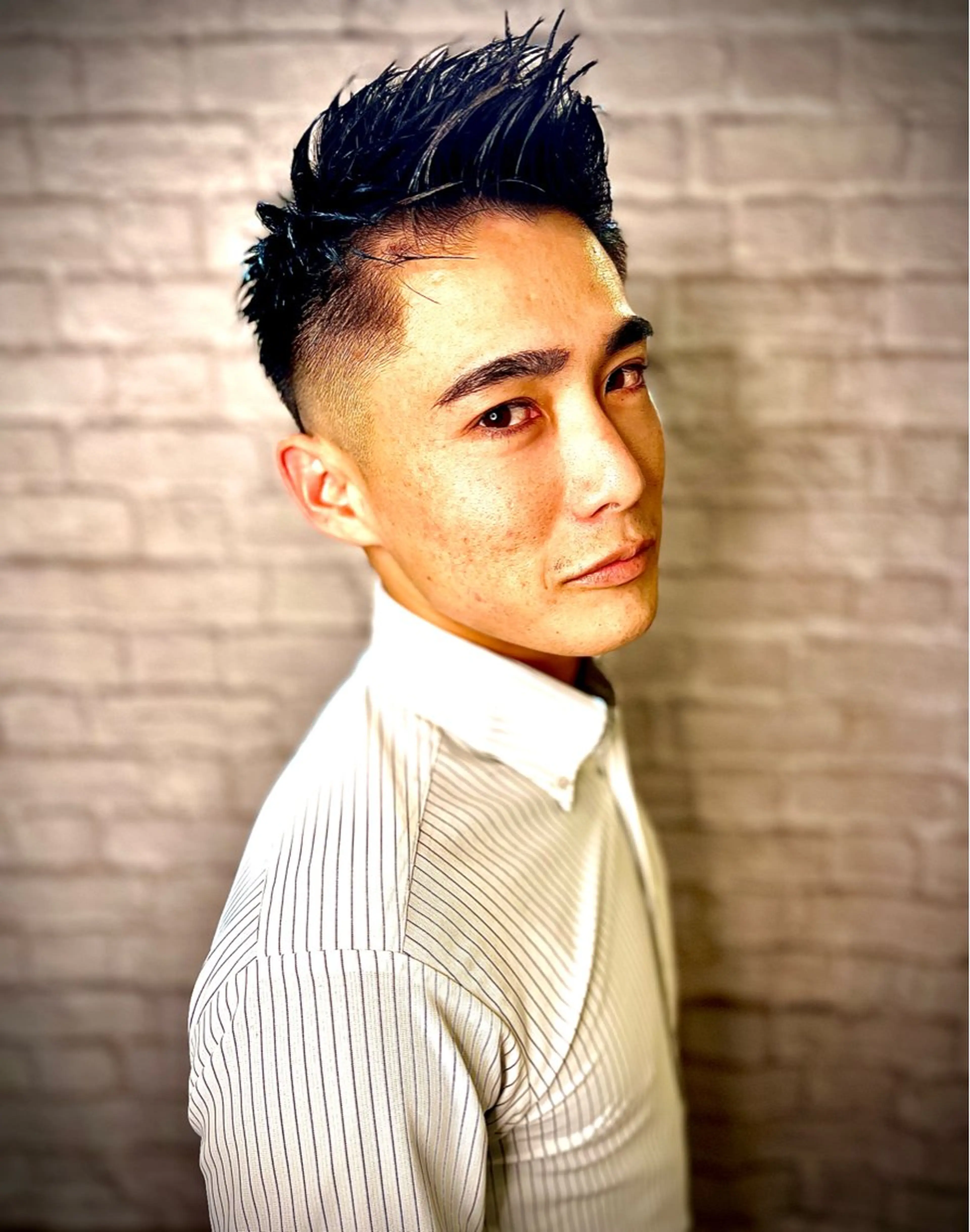 デザインカット+眉毛シェービング+シャンプー+ヘアセット+スタイル撮影の写真