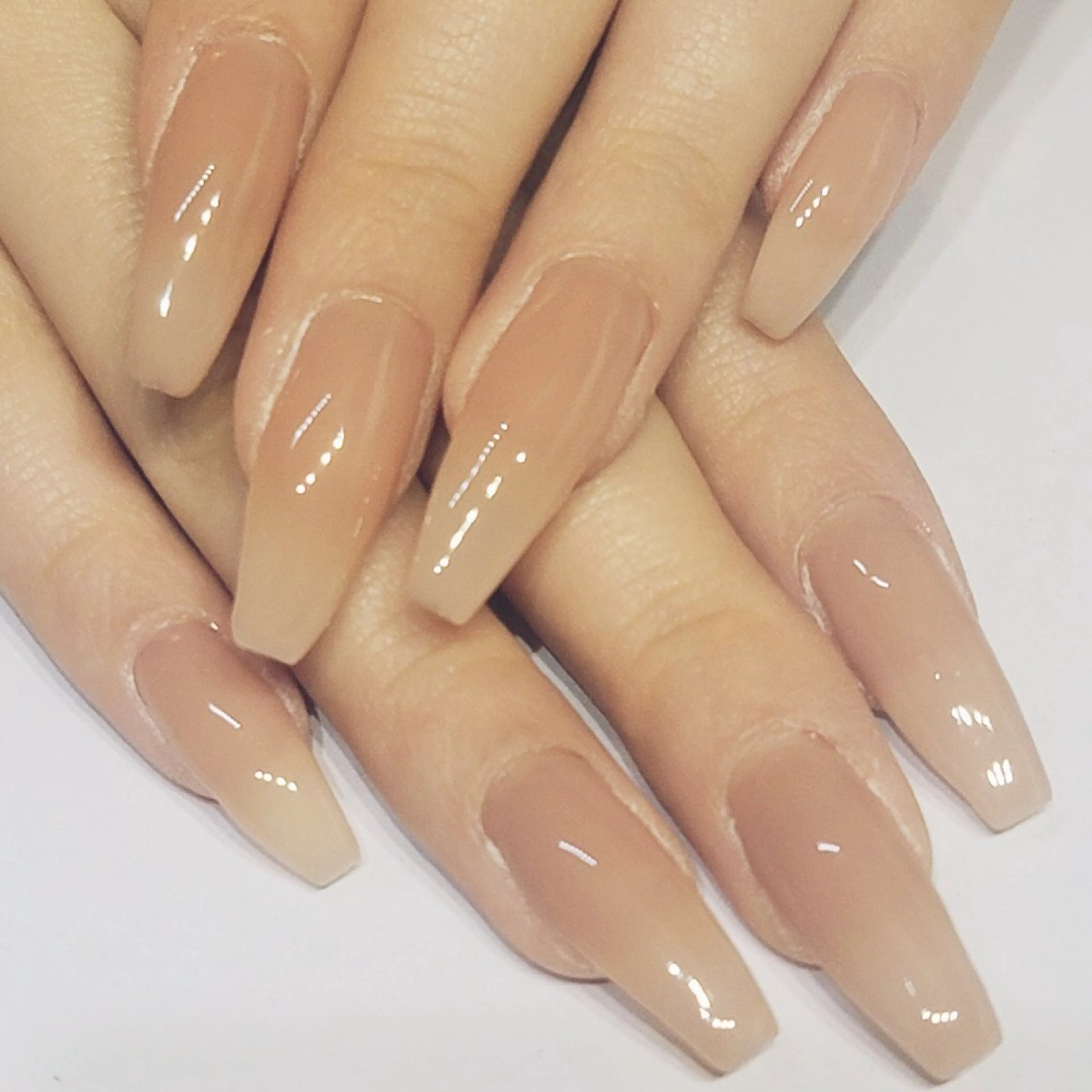 ネイル グラデーション オフィスネイル ホワイト ハンドネイル よしだ ひろきのネイルデザイン