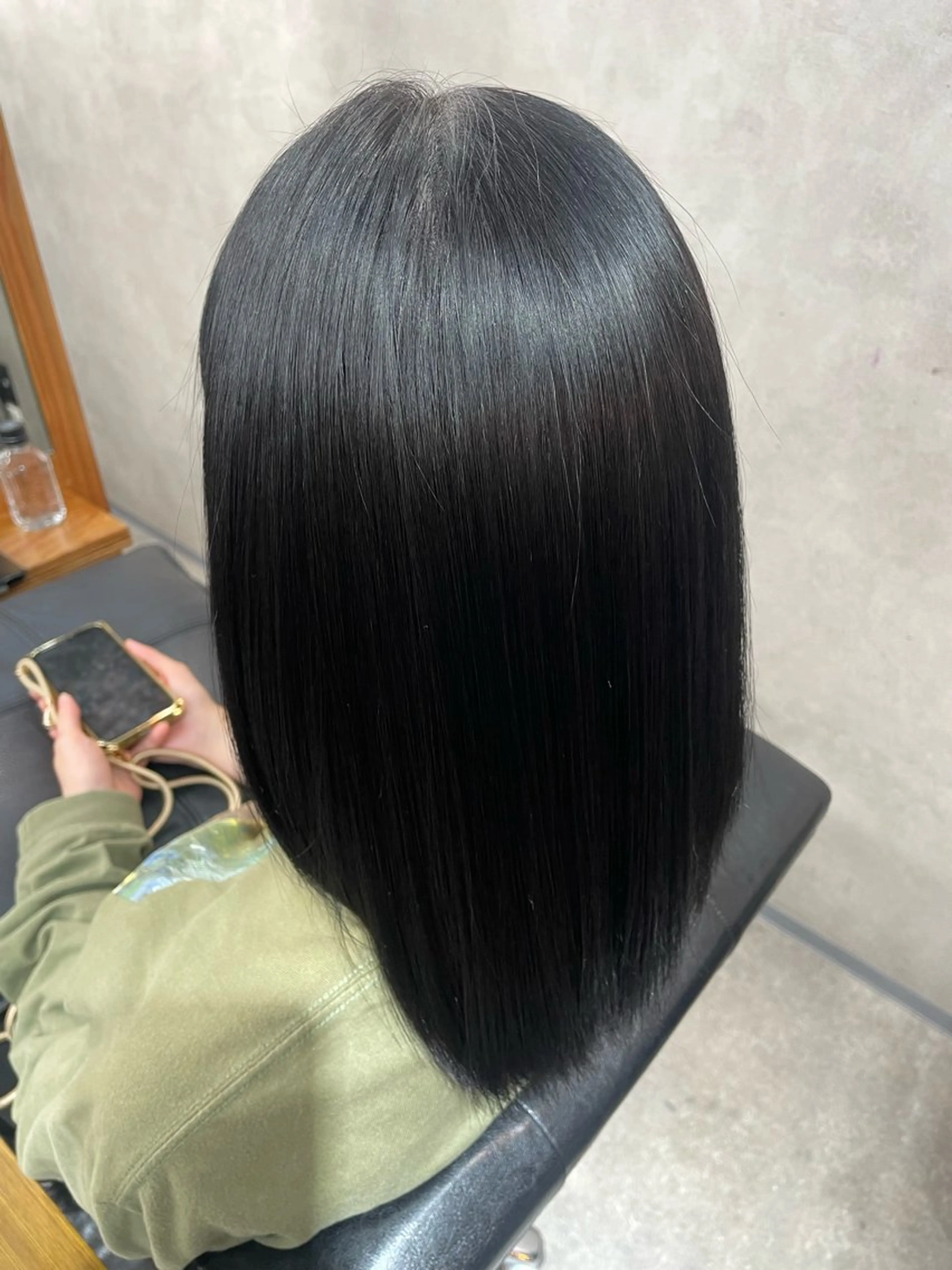 ミディアム カラー 荒川 桃花のヘアスタイル