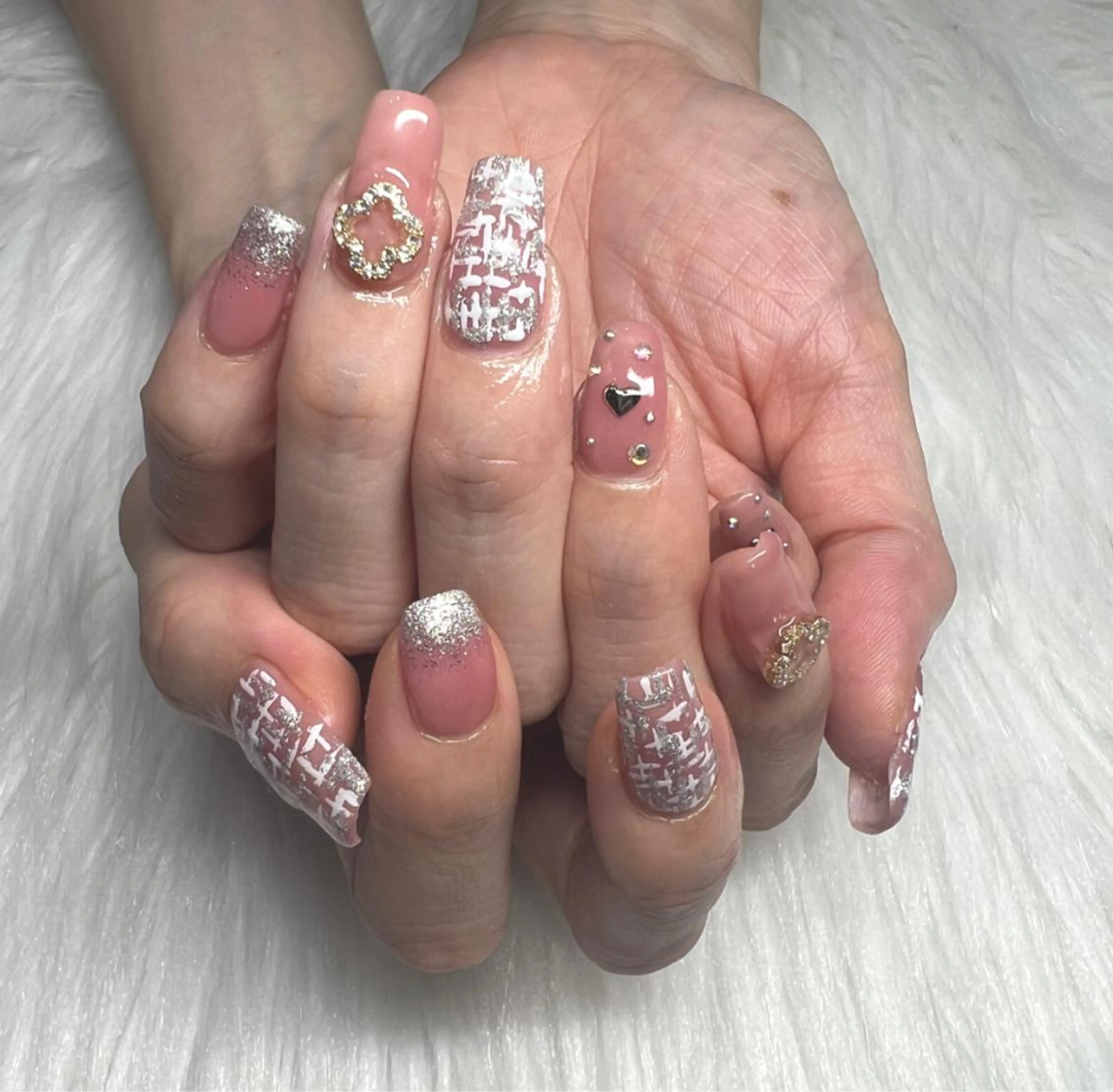 ネイル オーロラネイル フレンチネイル ジェルネイル 韓国ネイル マグネットネイル LeaLea nails.のネイルデザイン