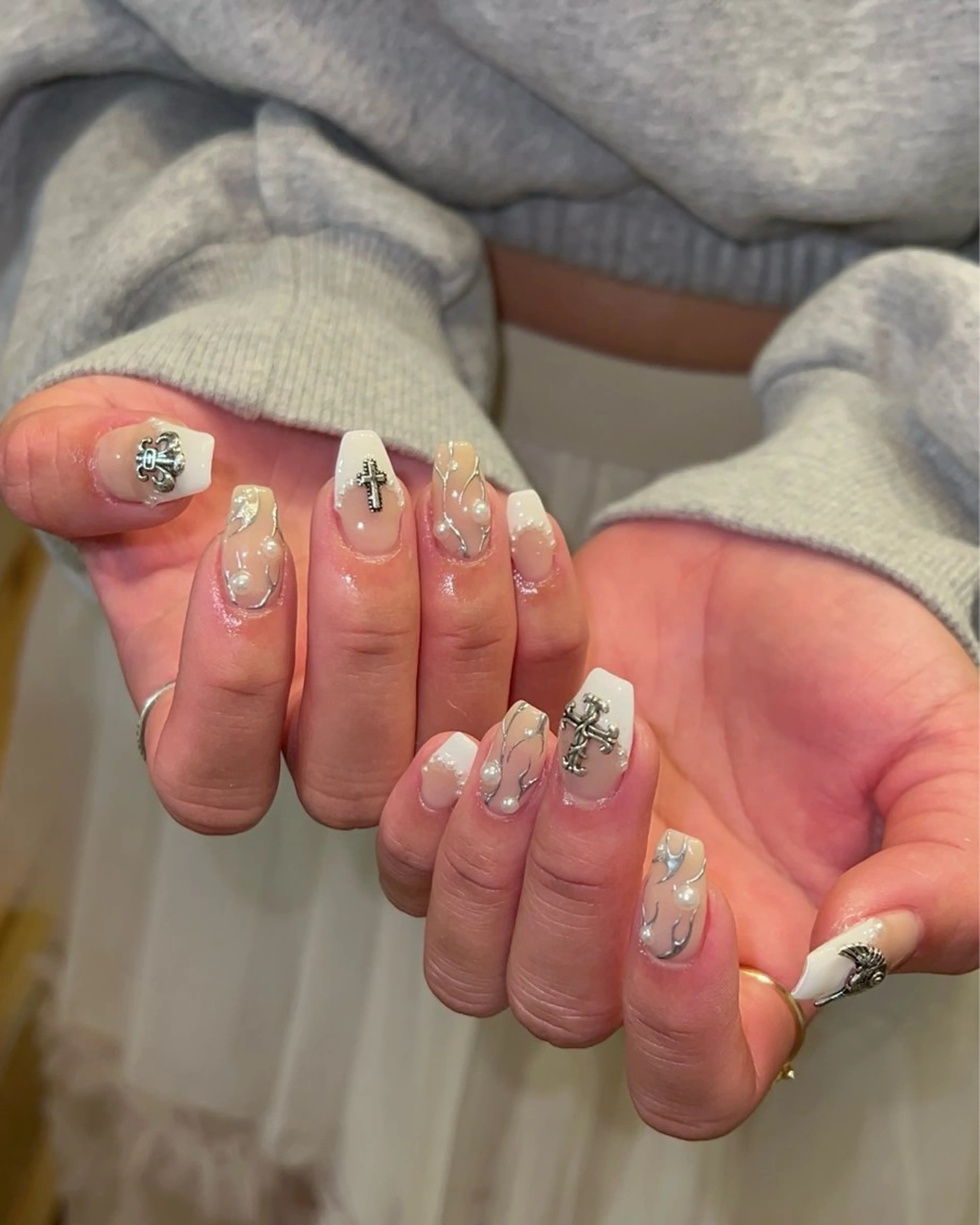 ネイル ハンドネイル フットネイル ハンドケア Nes.Nail所属・Miyagi Asamiのネイルデザイン