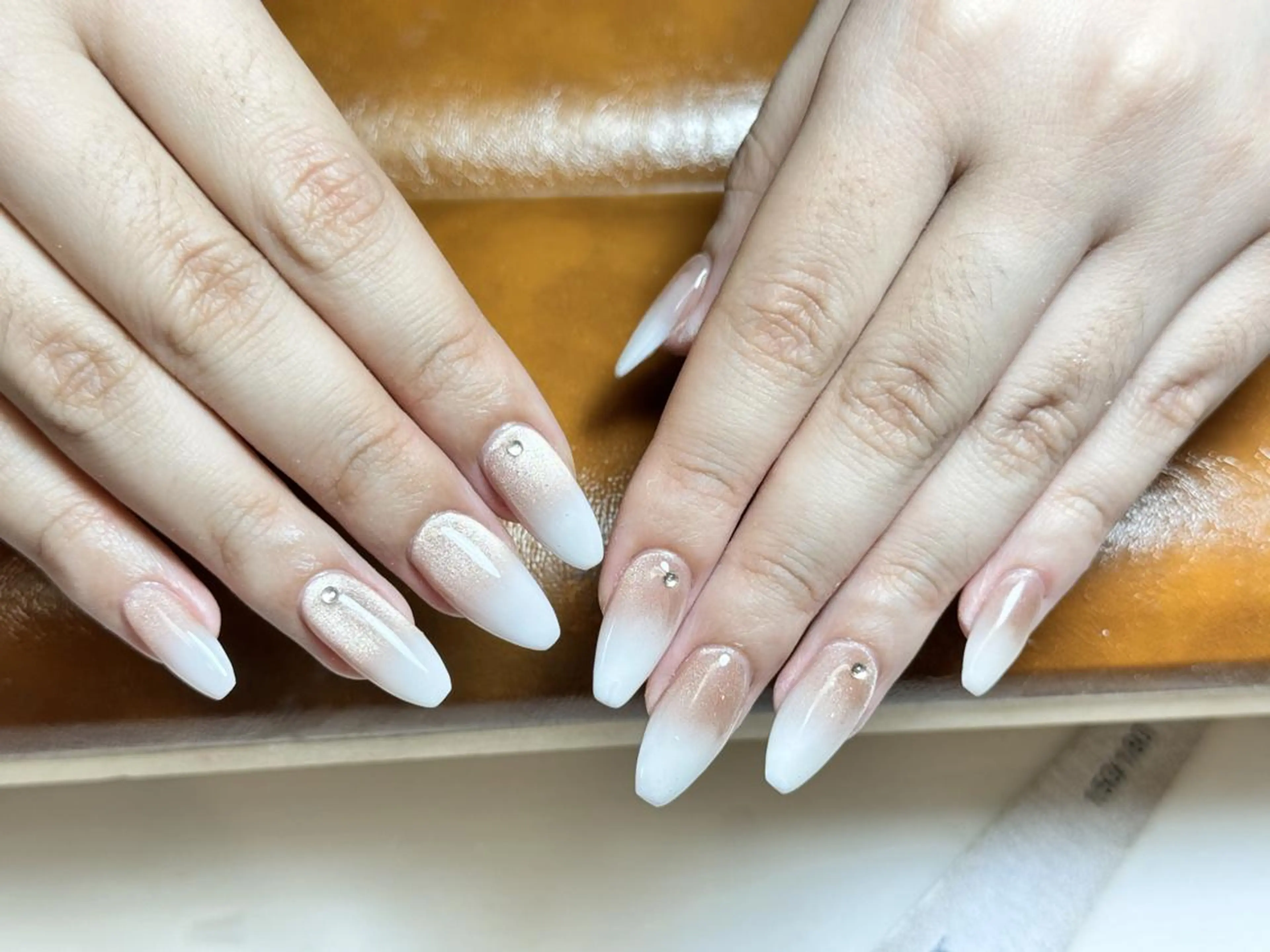 ネイル フットネイル ジェルネイル マグネットネイル 持ち込み ニュアンスネイル ミリ ネイルサロンのネイルデザイン