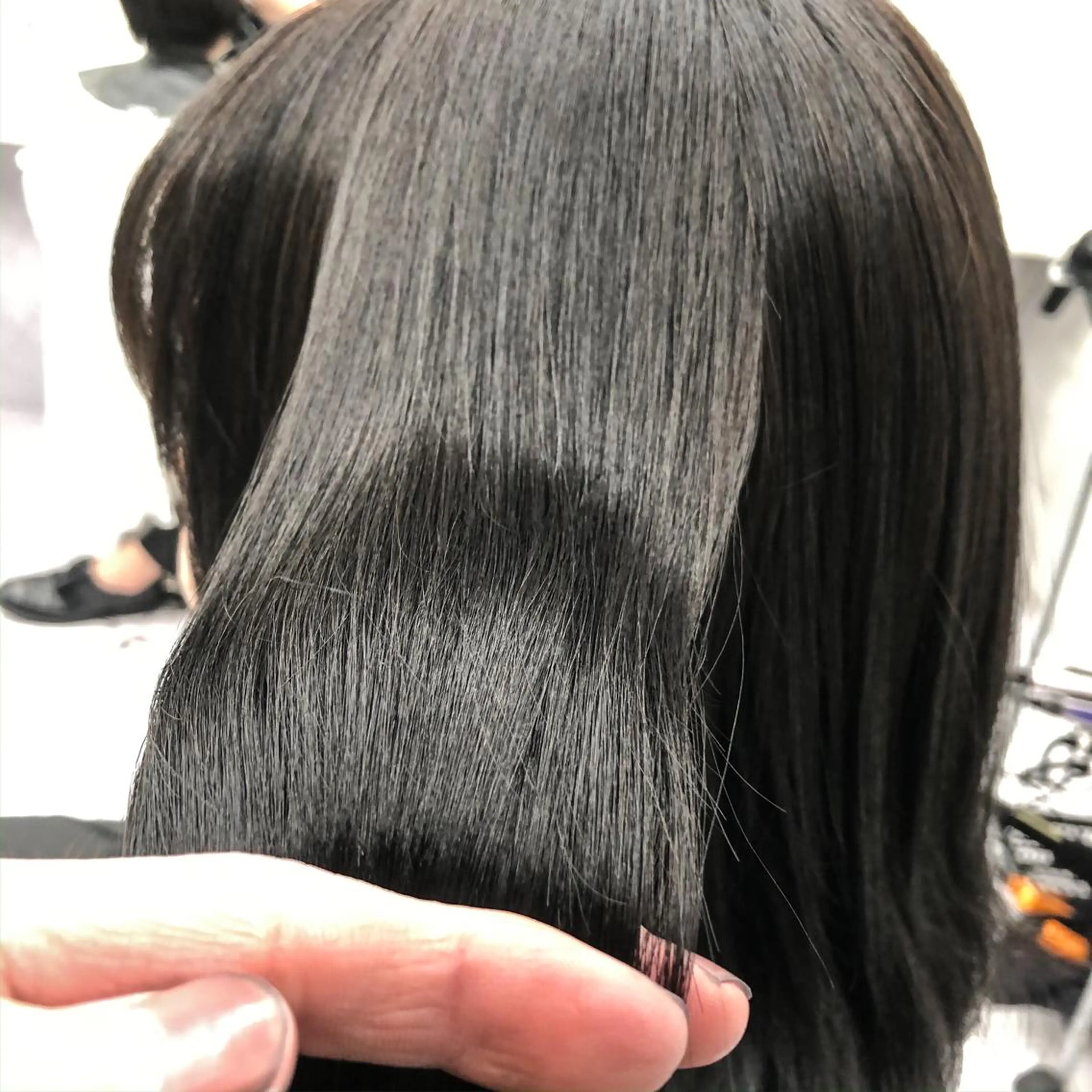 ミディアム ハイトーン×レイヤー カットTAKUMIのヘアスタイル