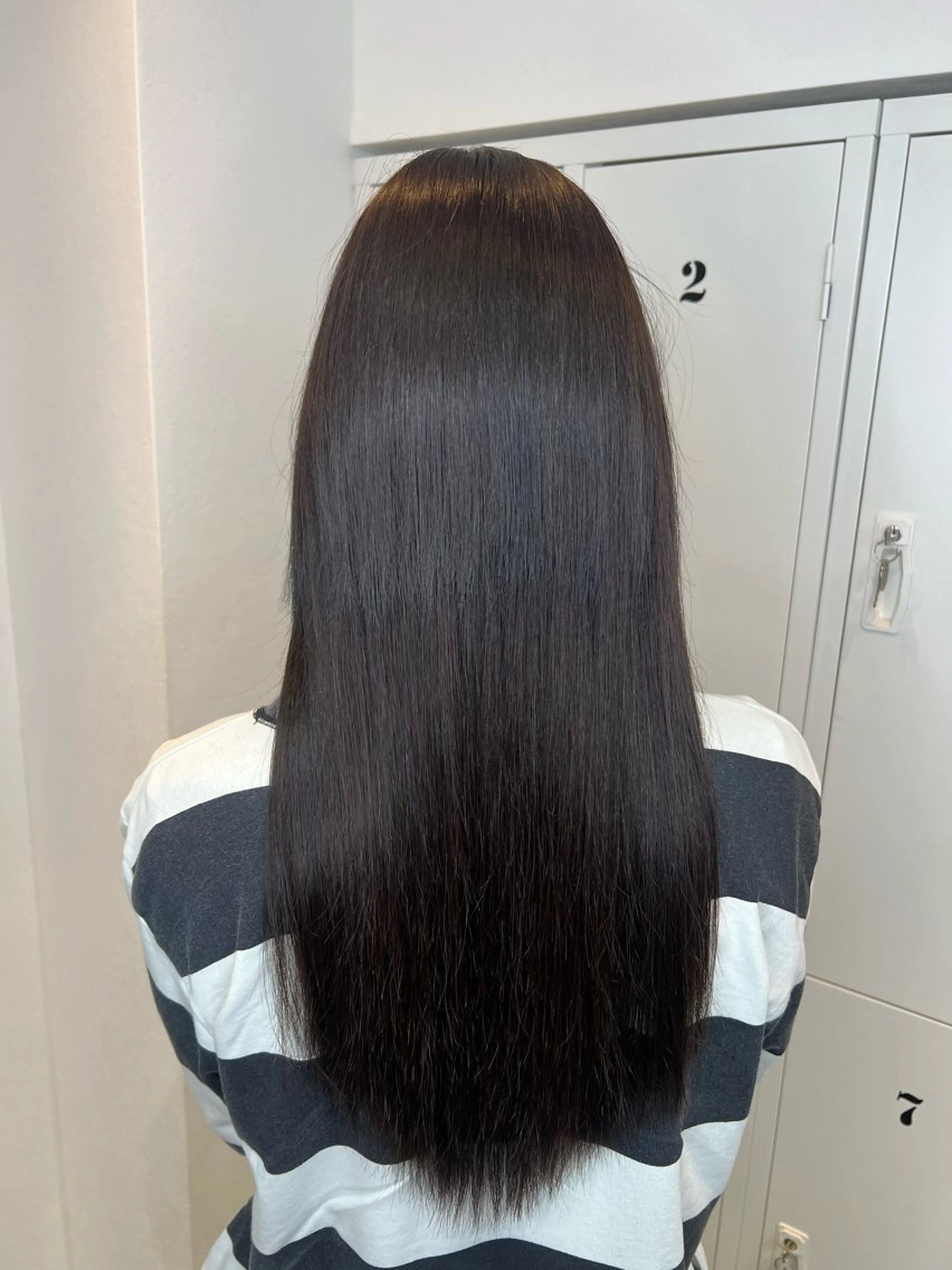 ロング カラー シールエクステ ブラウンカラー ダークブラウン エクステ ロング ショート/ウルフ カットモデル募集のヘアスタイル