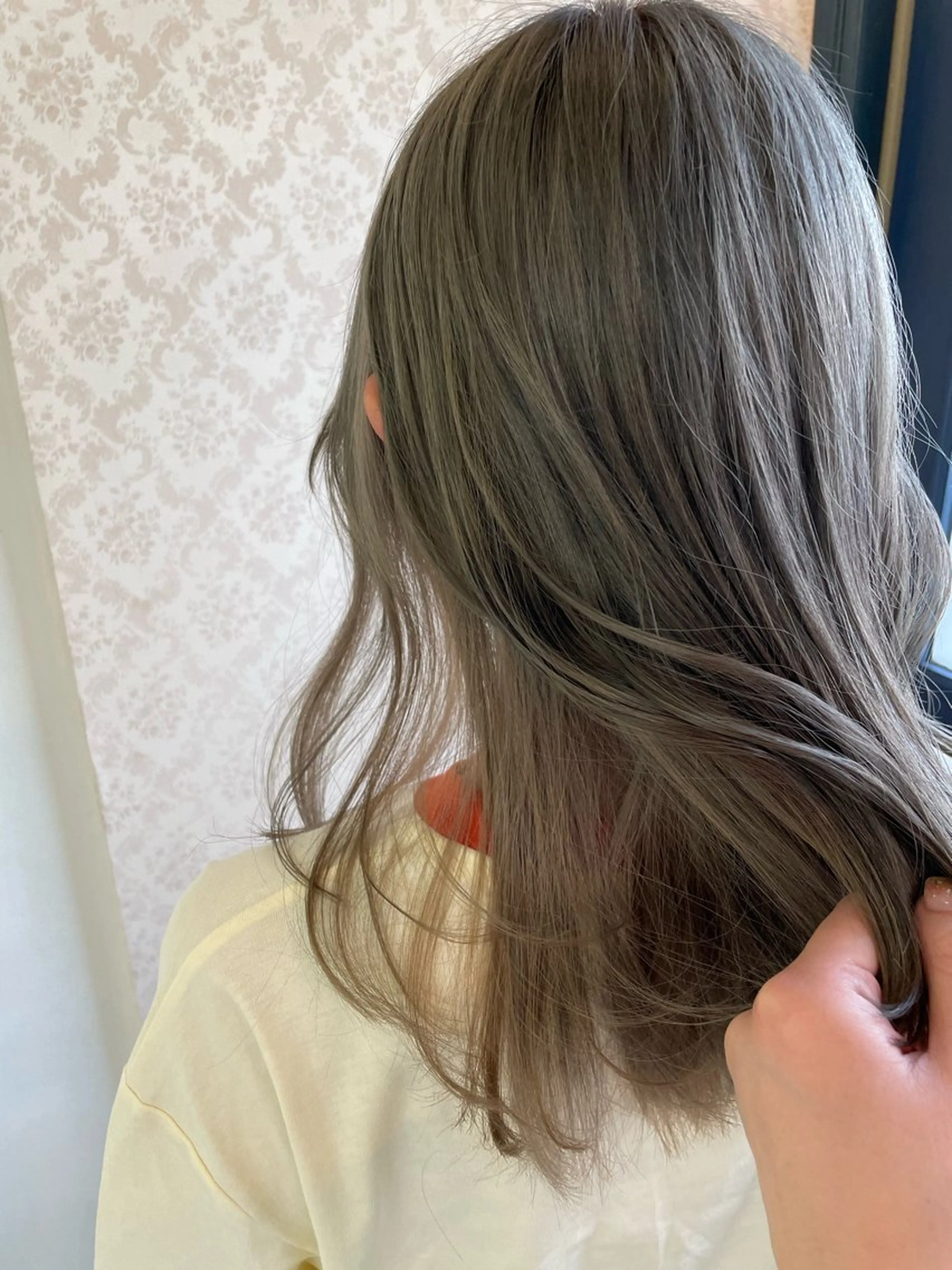 カラー ヒヨシ ルナのヘアスタイル