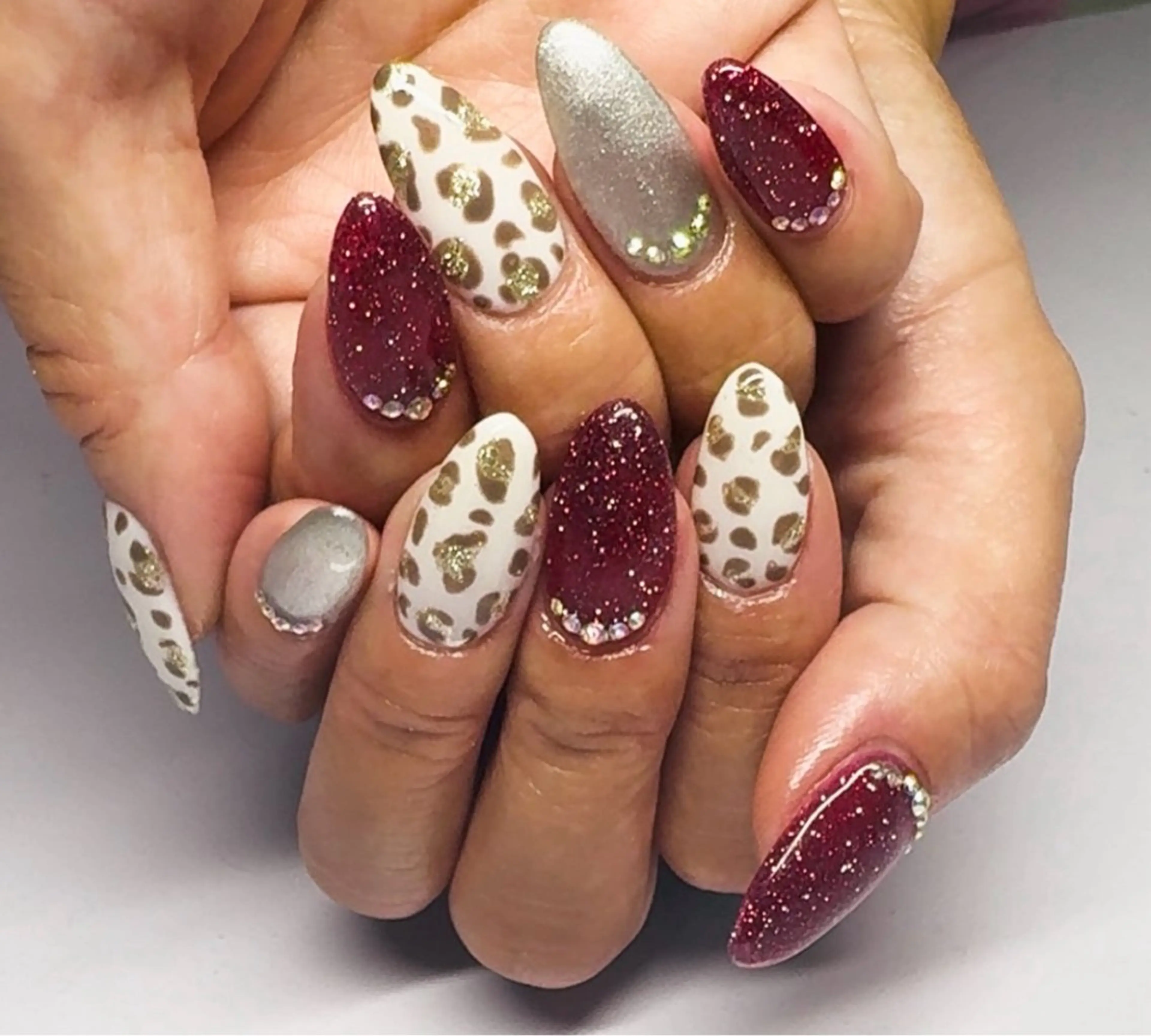 ネイル ハンドネイル フットネイル R Bella Nailのネイルデザイン