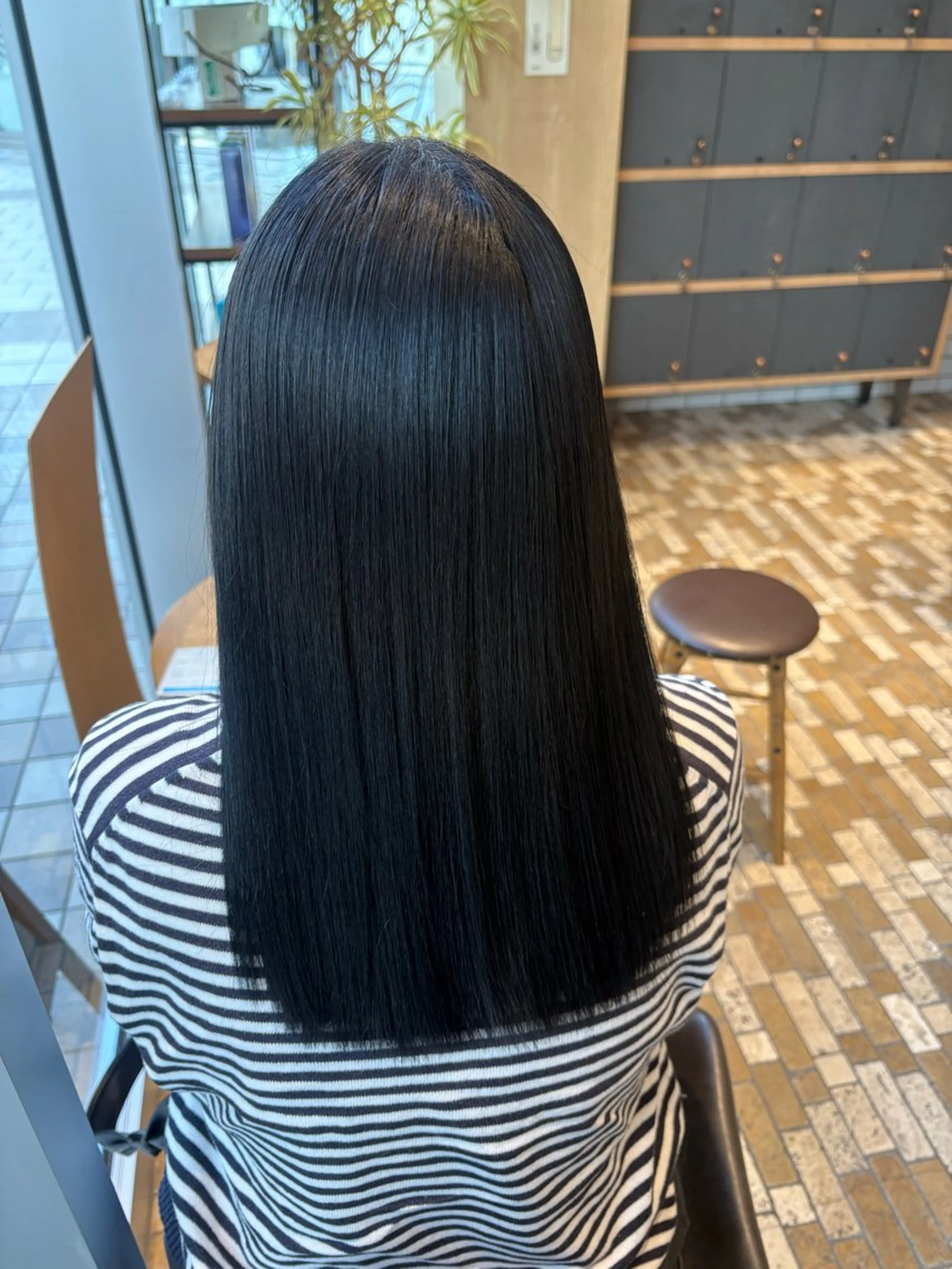 セミロング Lolonois 森ノ宮/RINのヘアスタイル