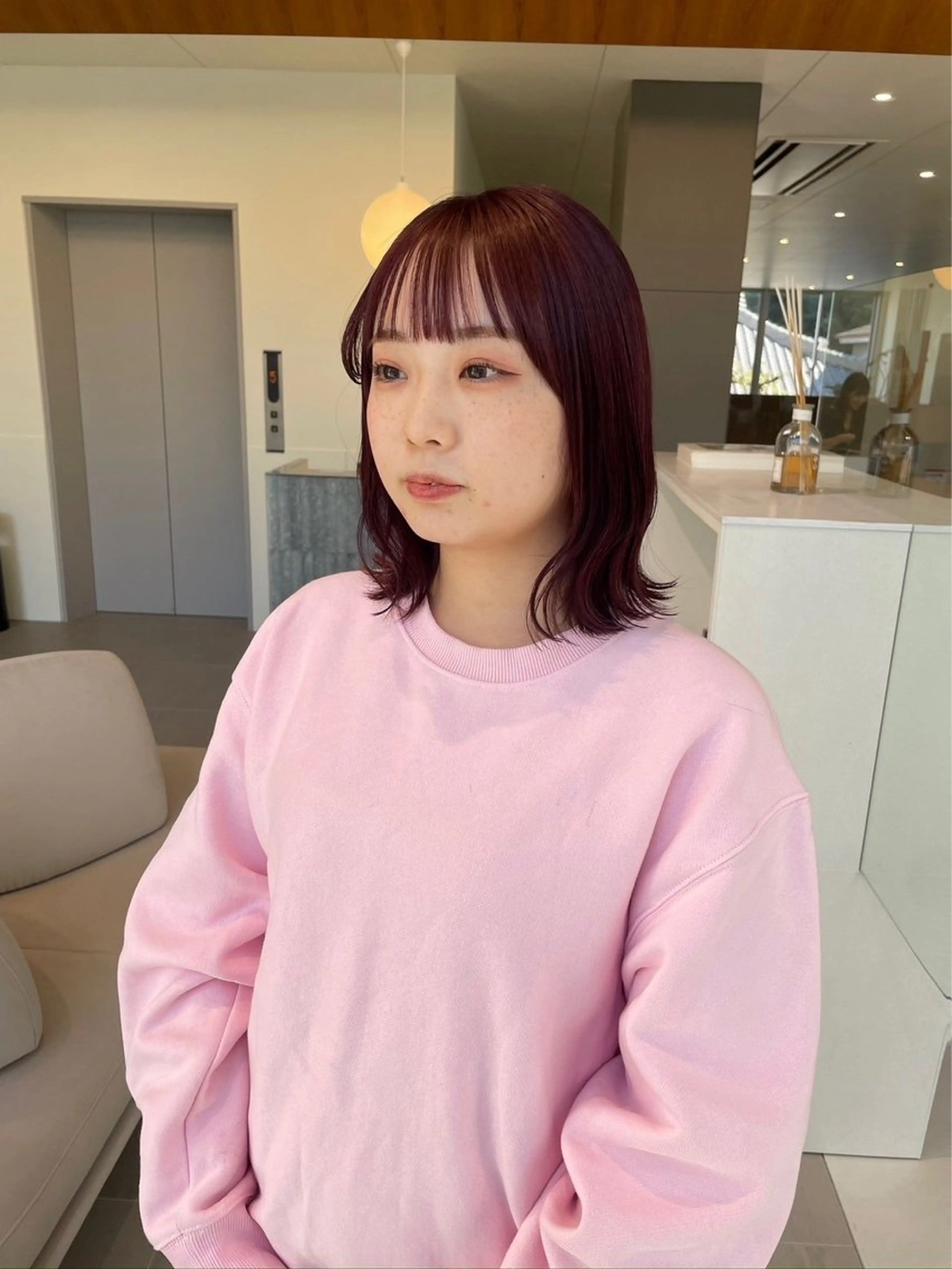 ミディアム カラー レイヤーカット🐩 透明感カラー モカのヘアスタイル