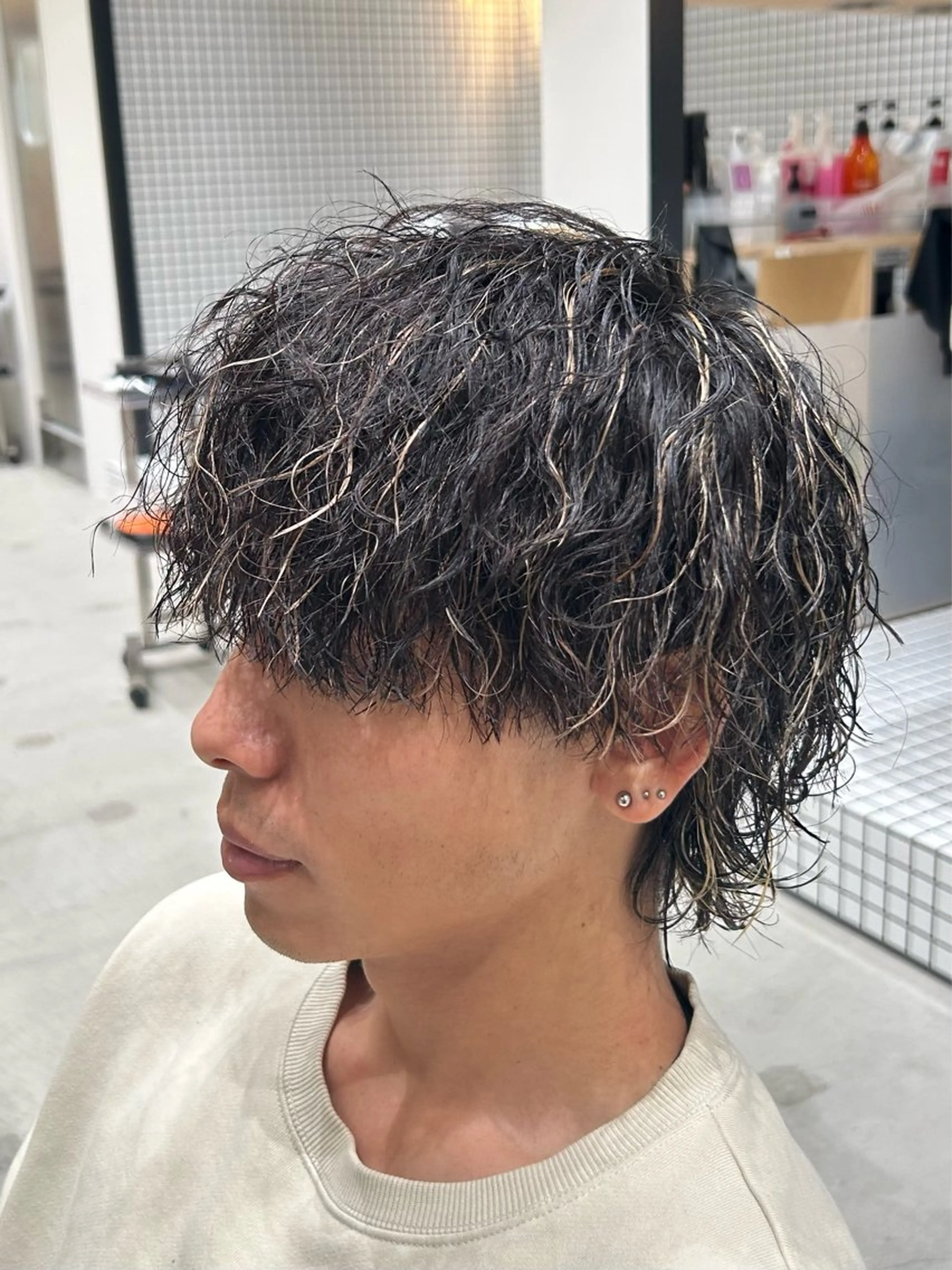 カラー パーマ メンズ フェードカット メンズハイライト メンズパーマ ハイライトカラー 🐲ツイスパ🐲 フェード/龍のヘアスタイル