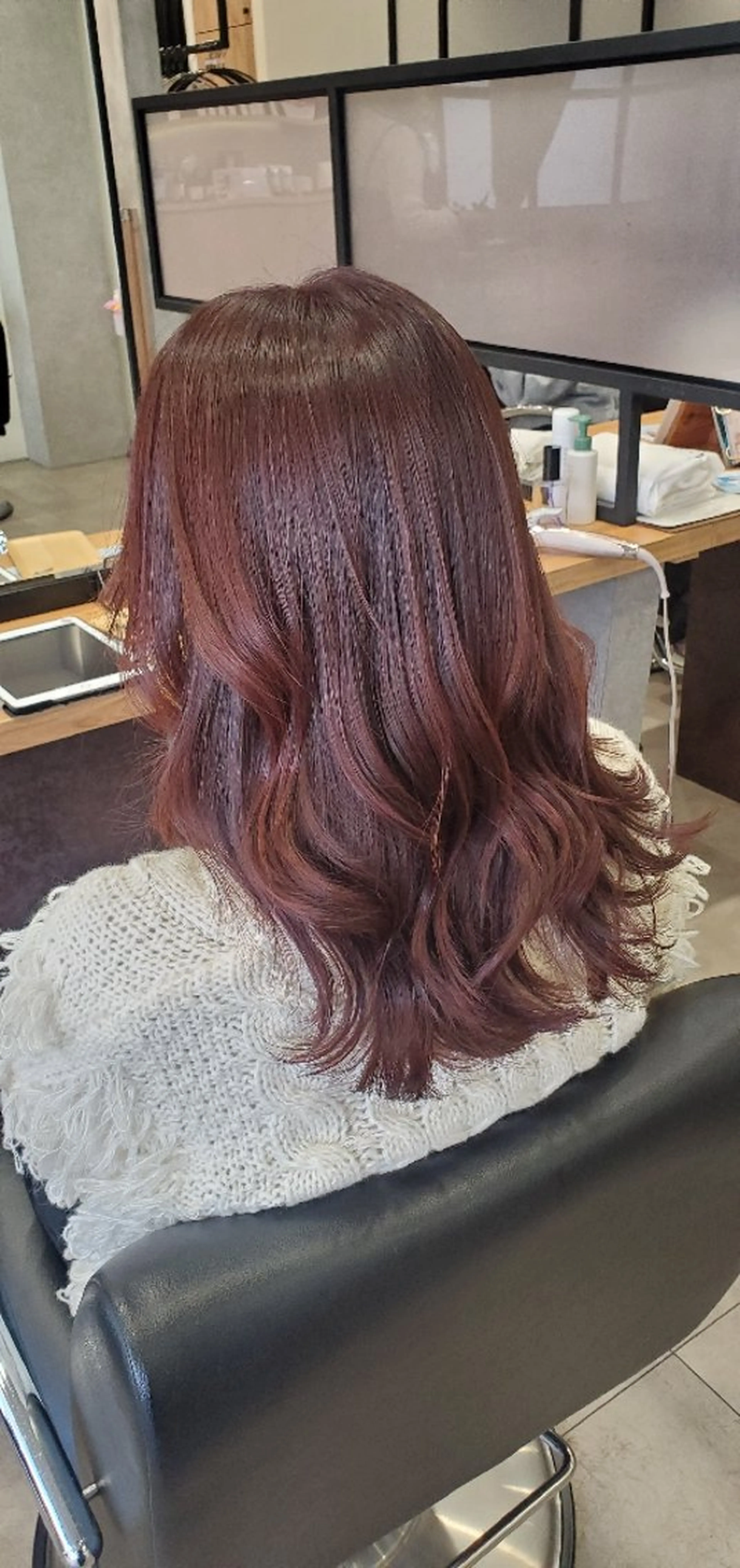 ミディアム 儀間 真琴のヘアスタイル