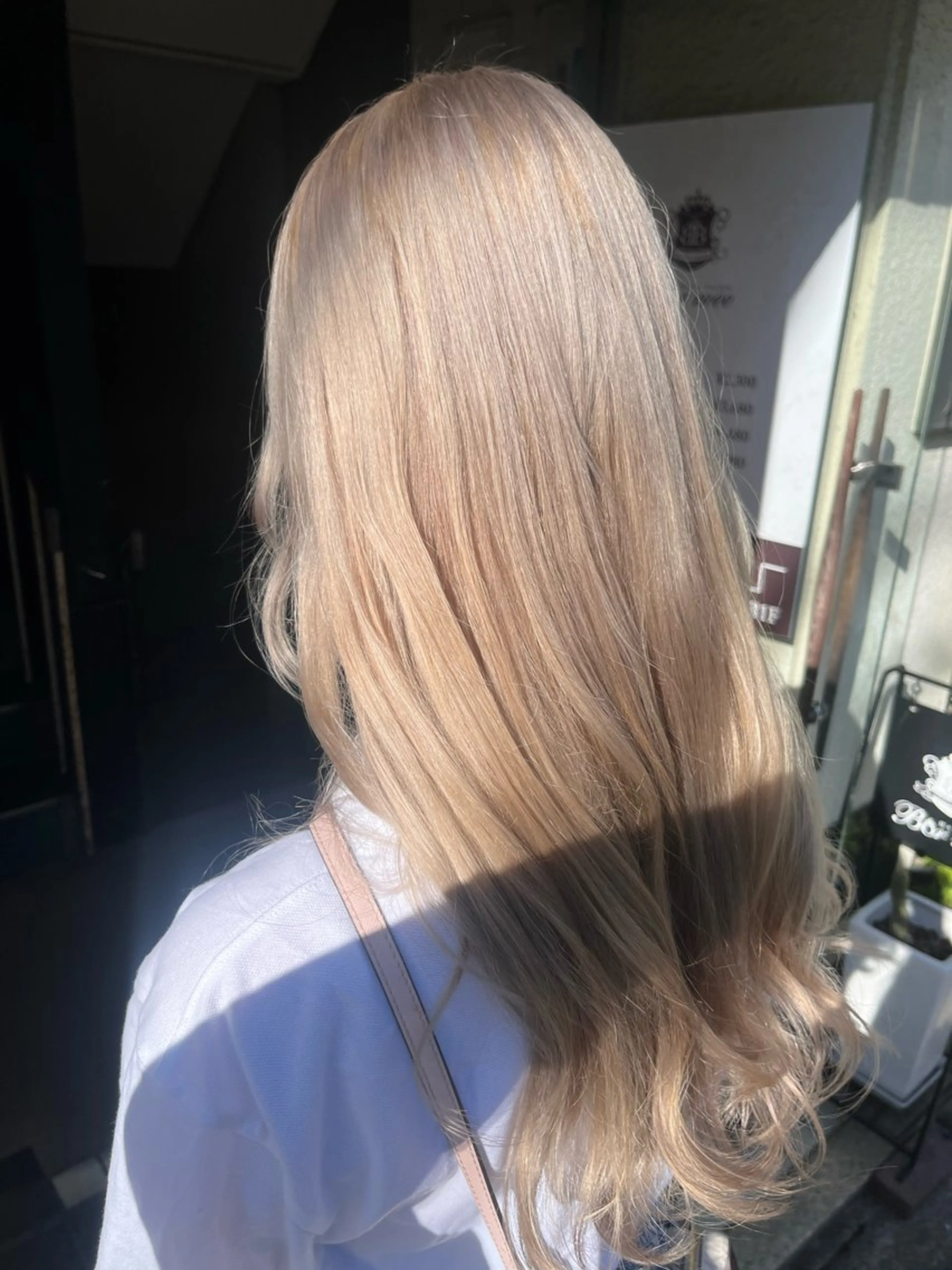 ロング カラー 艶髪/ハイトーン/ ヘアセット/モエノのヘアスタイル