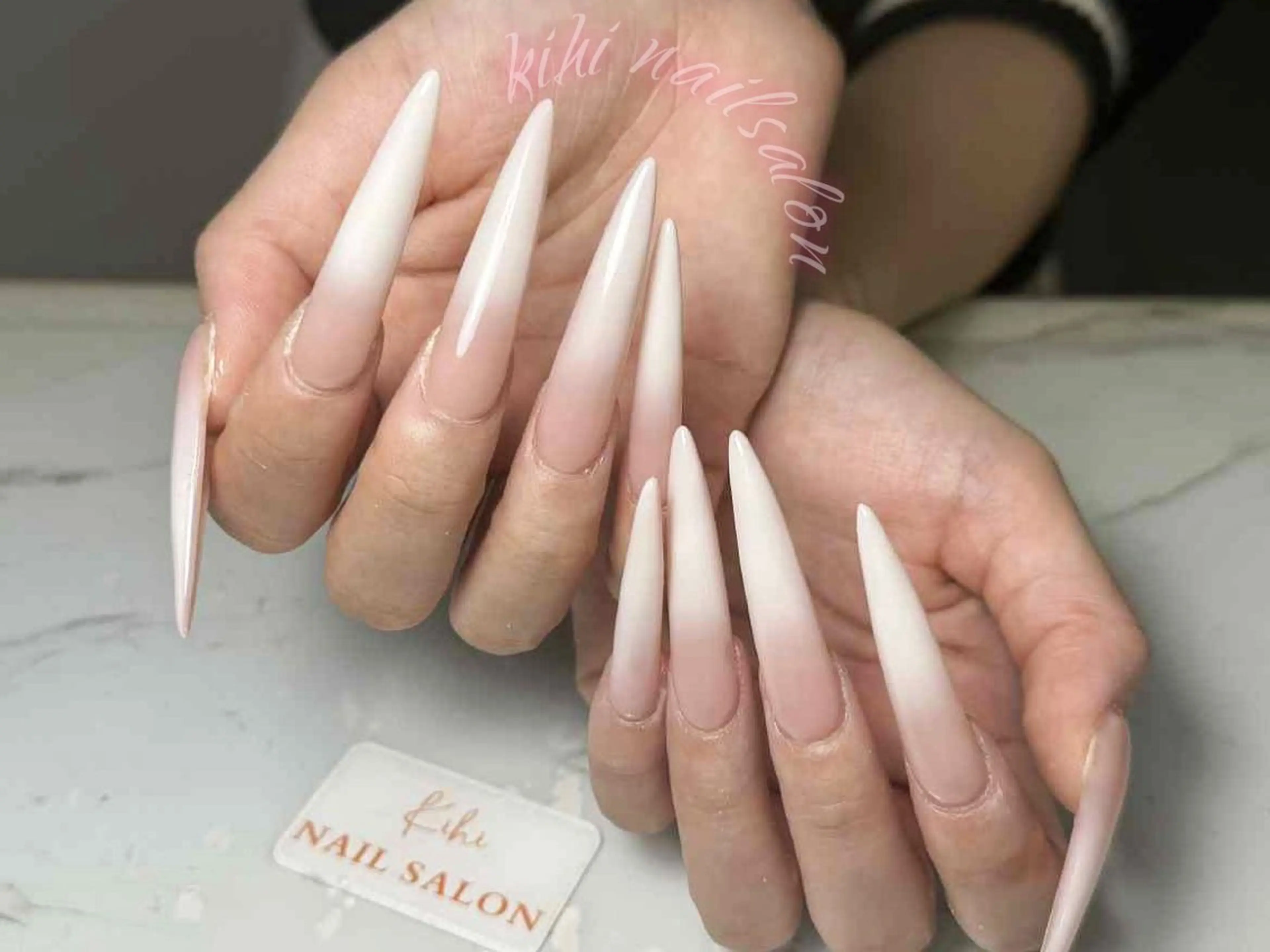 ネイル アートネイル フレンチネイル ジェルネイル グラデーション 韓国ネイル ハンドネイル 💕鈴木ユリ パラジェル/オフ無料のネイルデザイン