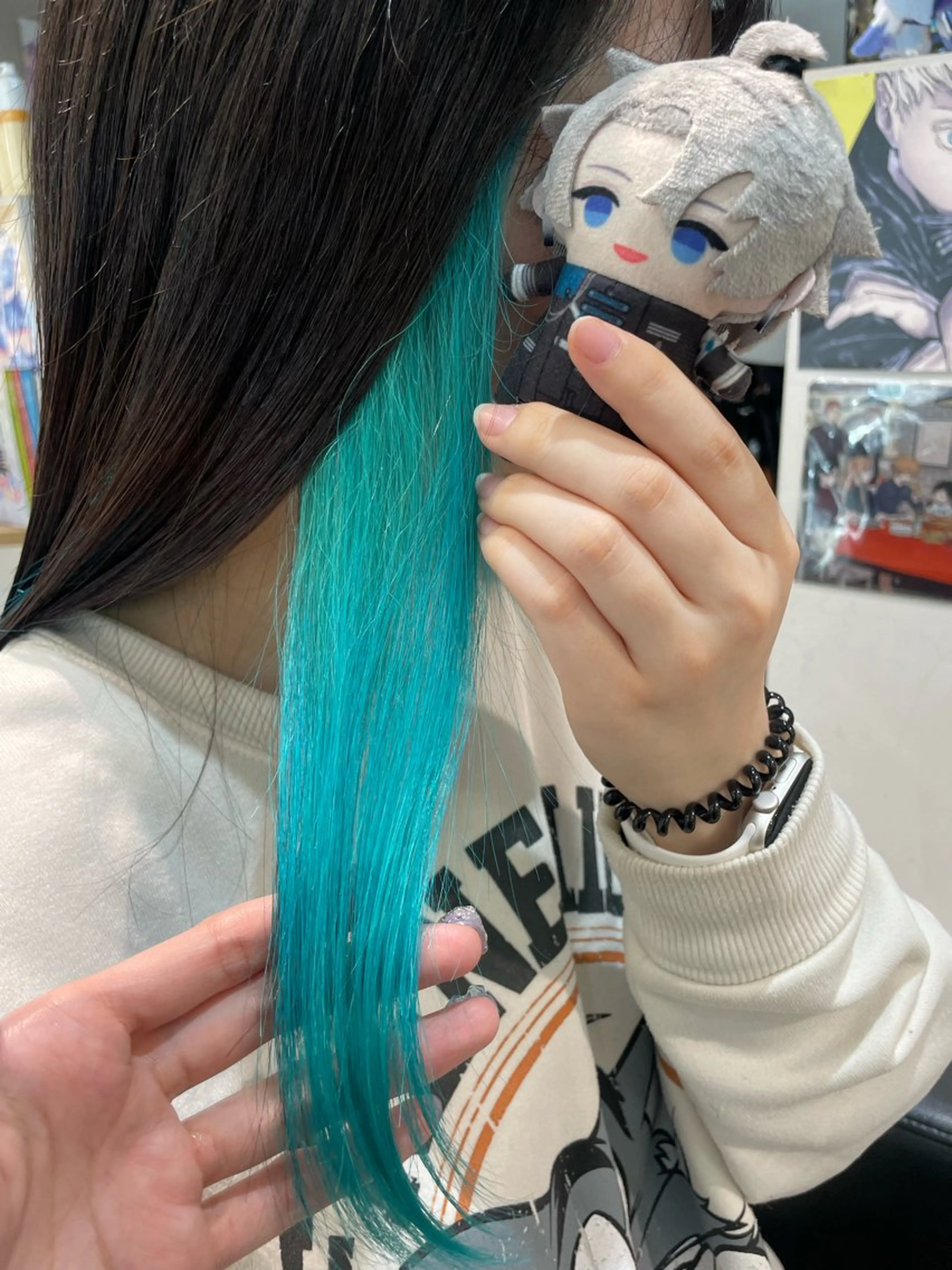 ロング カラー ブルーカラー イヤリングカラー インナーカラー カット ヘアカラー インナーカラー 推し ブリーチ  髪質改善のヘアスタイル