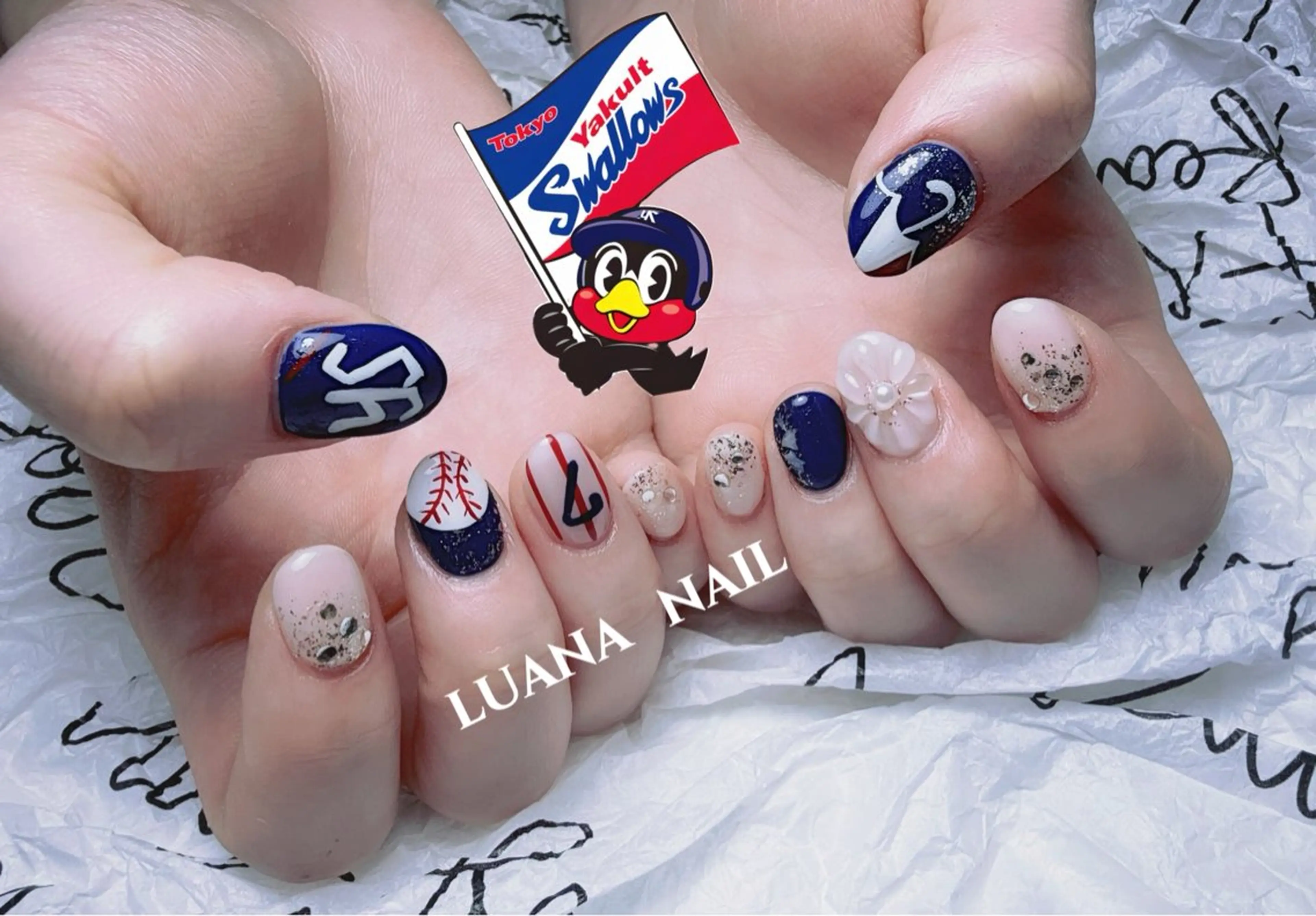 ネイル フラッシュネイル フレンチネイル 韓国ネイル マグネットネイル ミラーネイル ハンドネイル ルアナネイル サロンのネイルデザイン