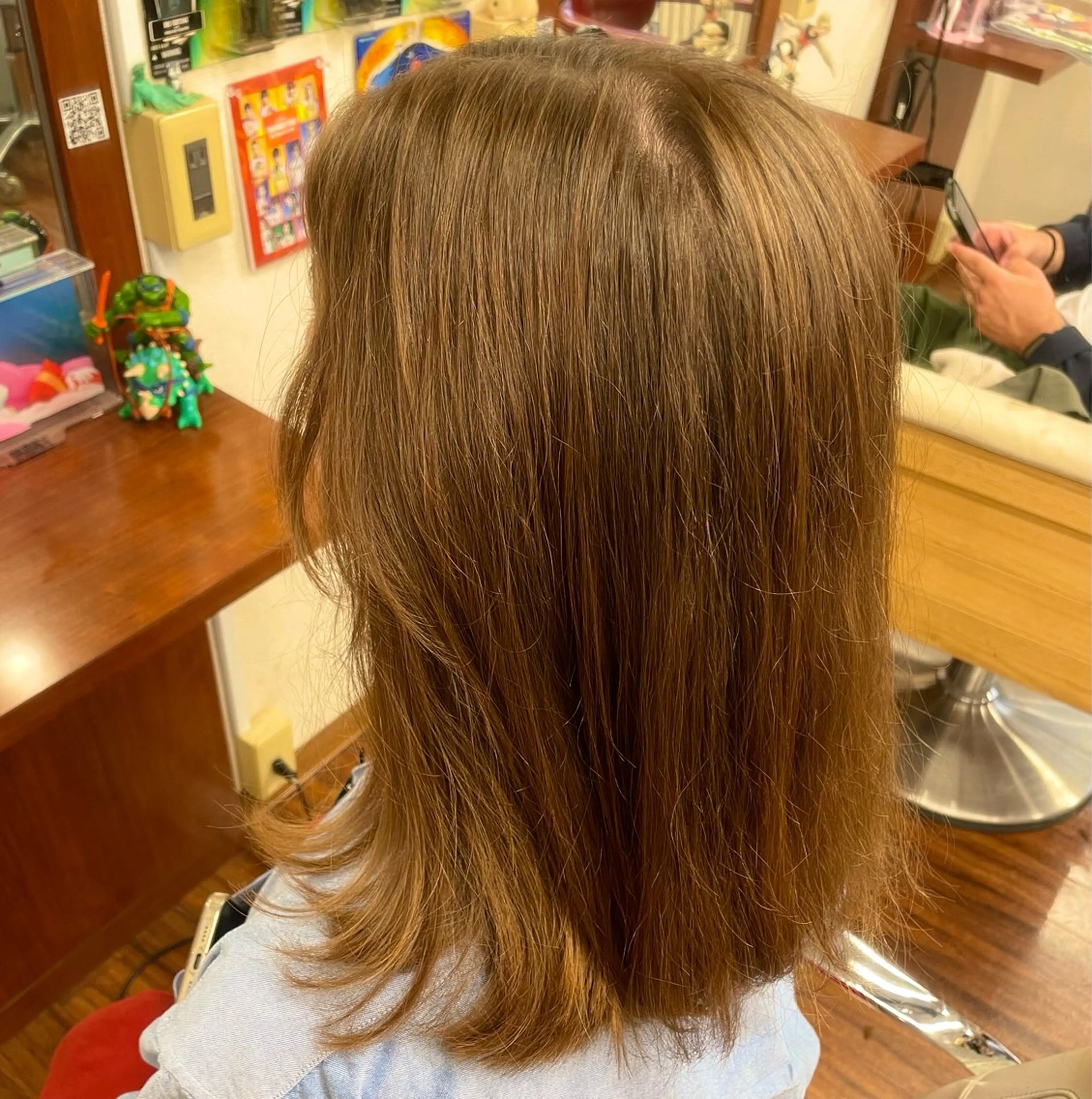 セミロング 顔周りカット レイヤーカット カット 美容室fuwat所属・侑🌈特価 映える店内でカット✨のヘアスタイル