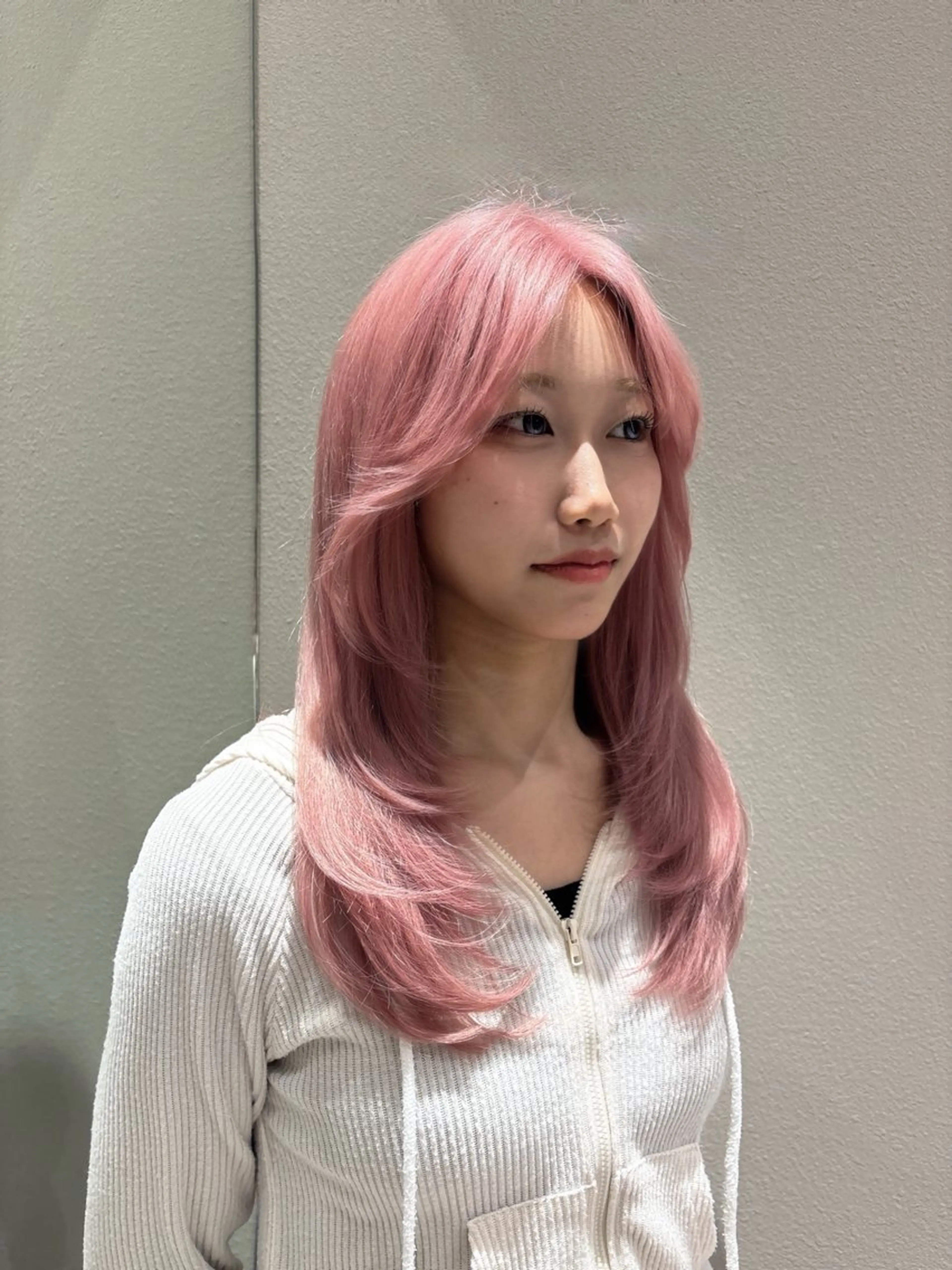 セミロング カット ヘアカラー トリートメント ブリーチ🌟リタッチ 🎠KANON🎡のヘアスタイル