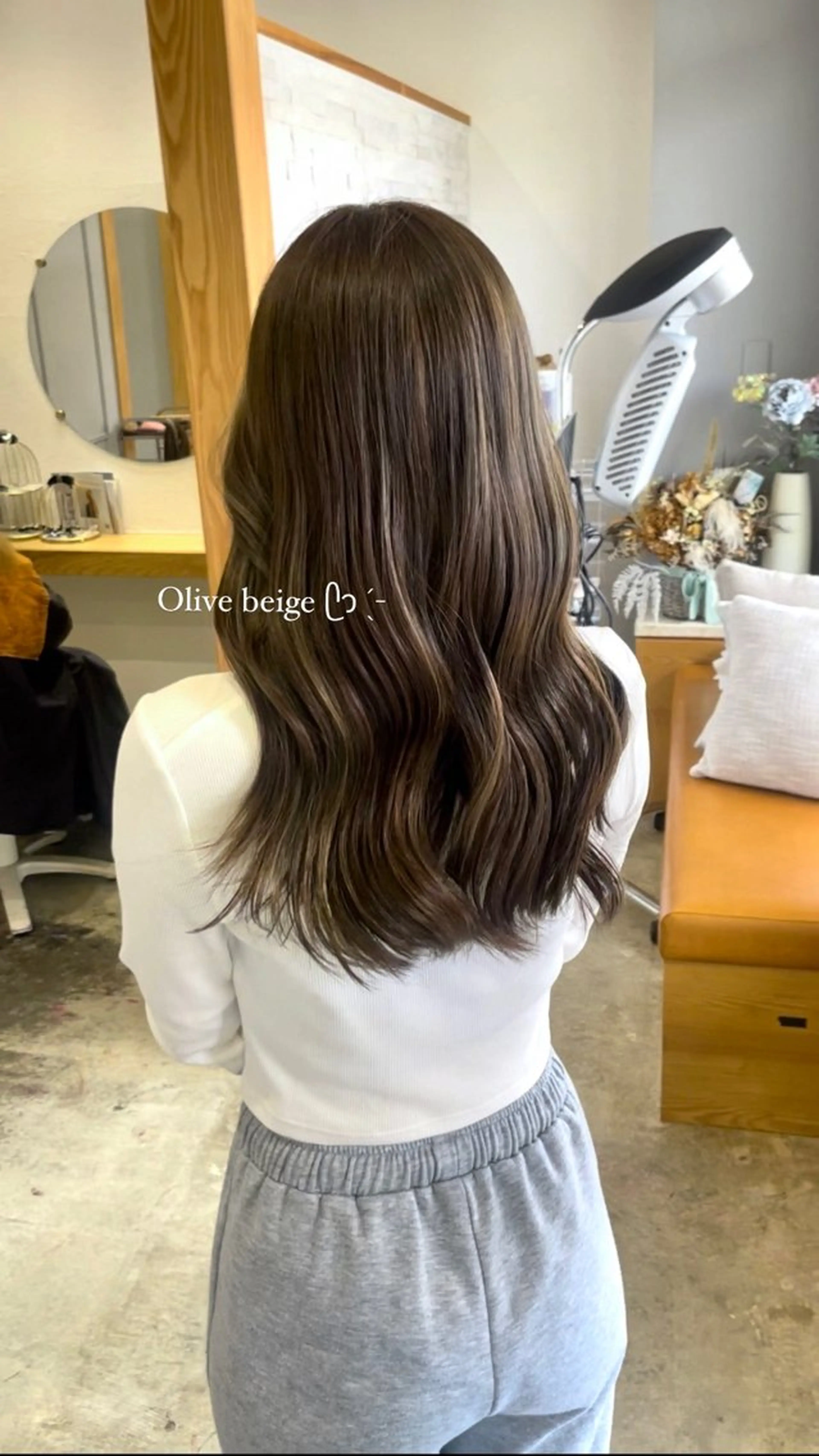 カラー miloc himekaのヘアスタイル