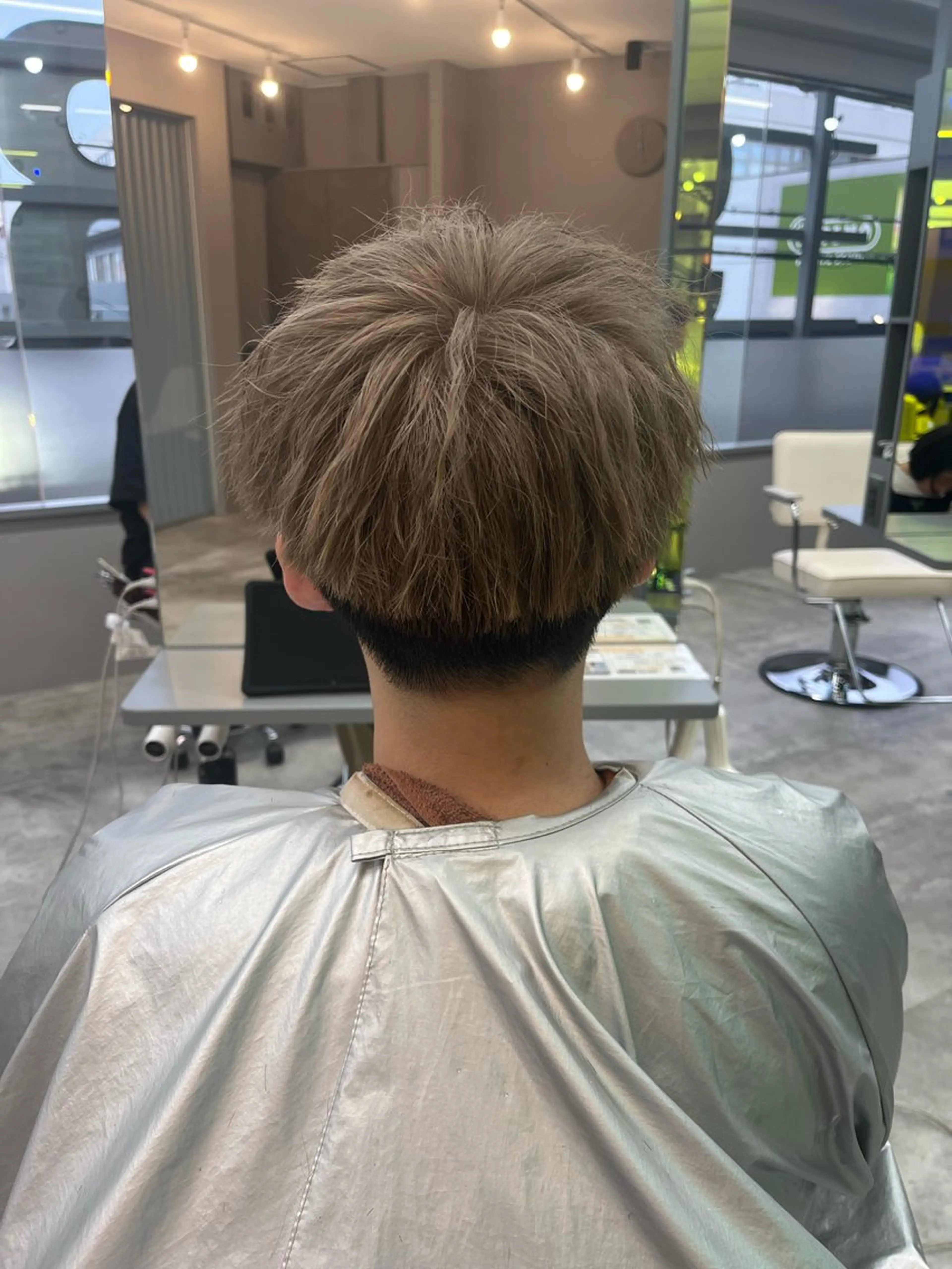 カラー メンズ メンズハイトーン ハイトーンカラー 比嘉 翔太のヘアスタイル