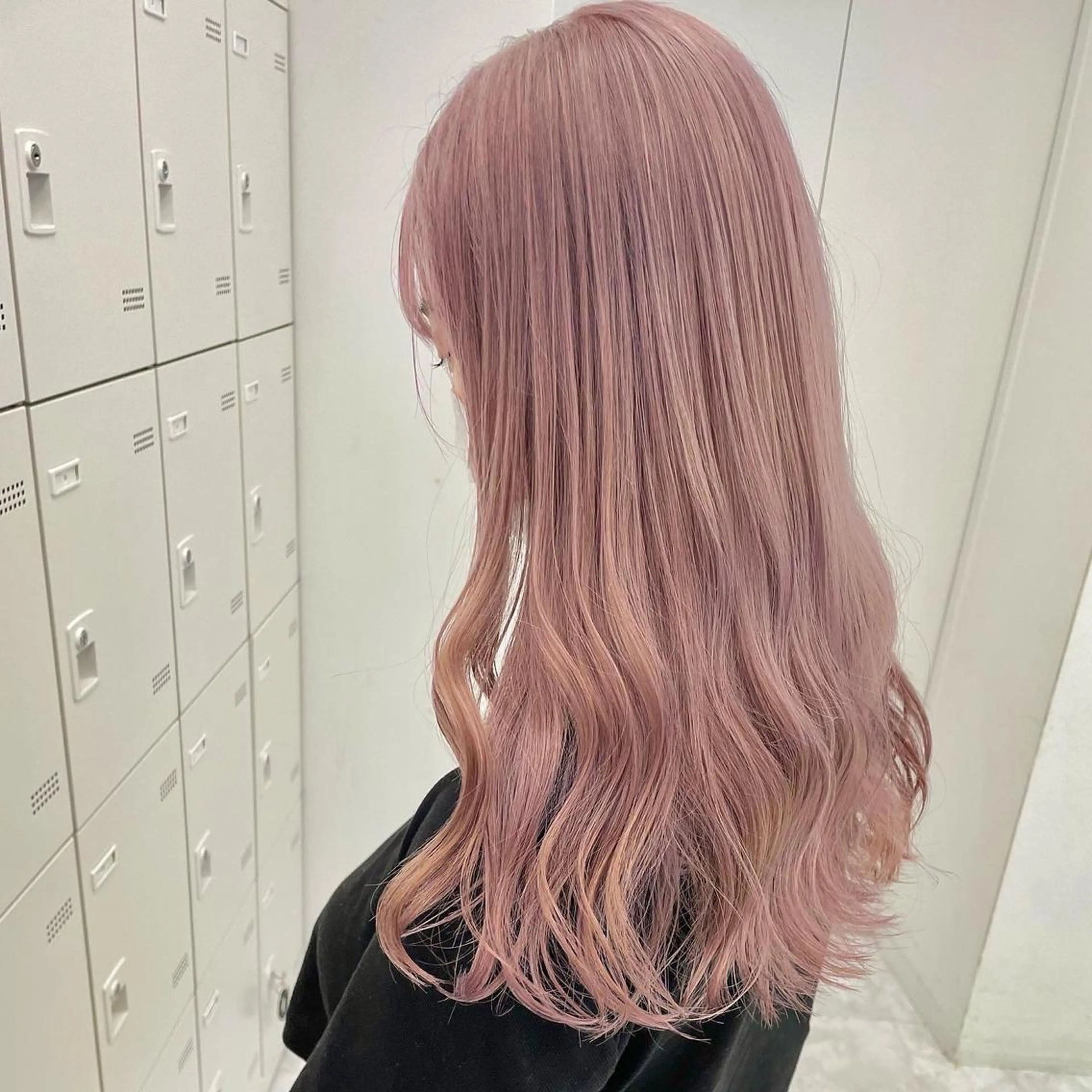 ロング カラー ヘアアレンジ ヘアカラー 名古屋ムラ修正 ハイトーンのヘアスタイル